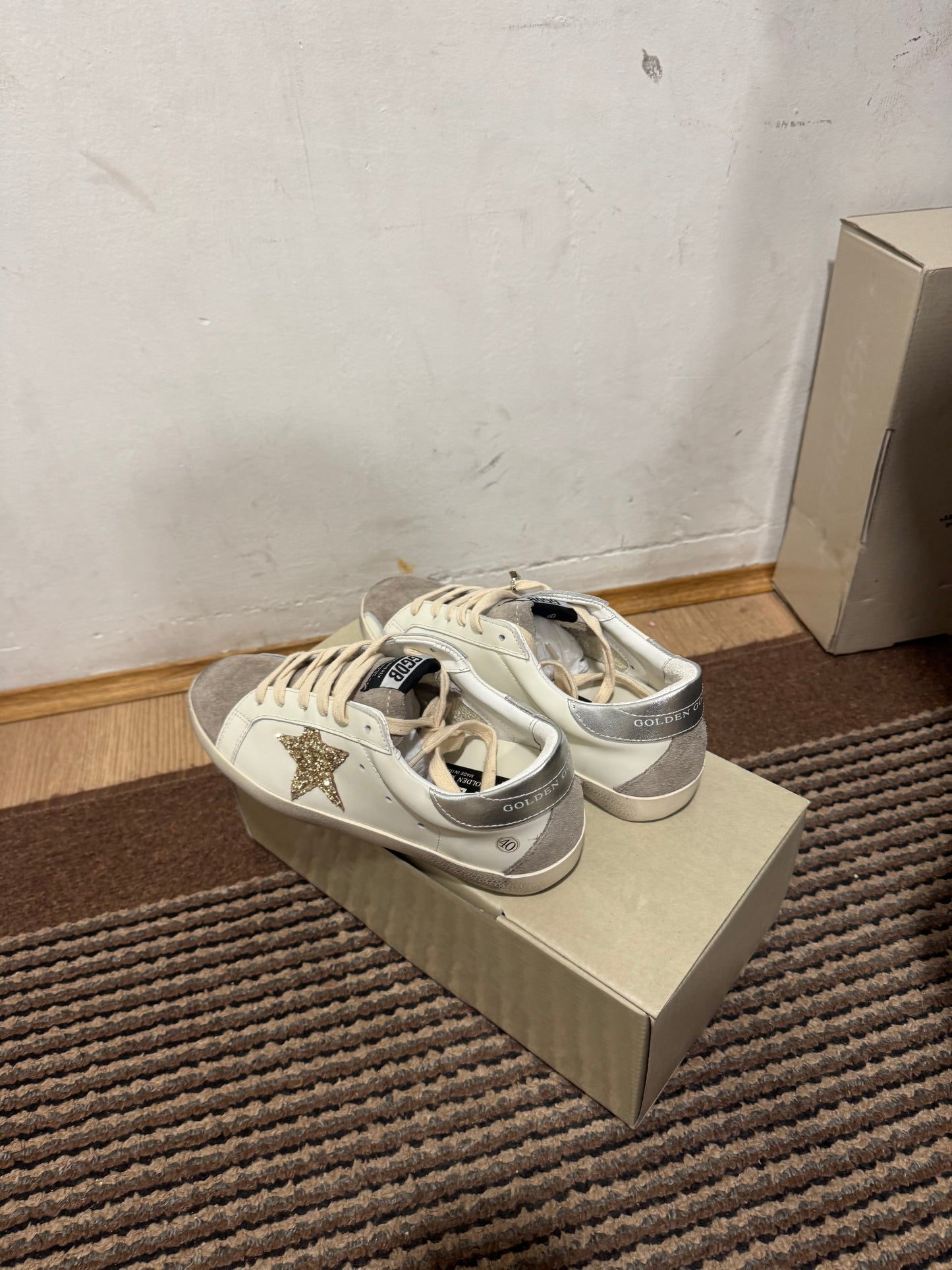 Golden Goose Broj 40(Odmah dostupno)