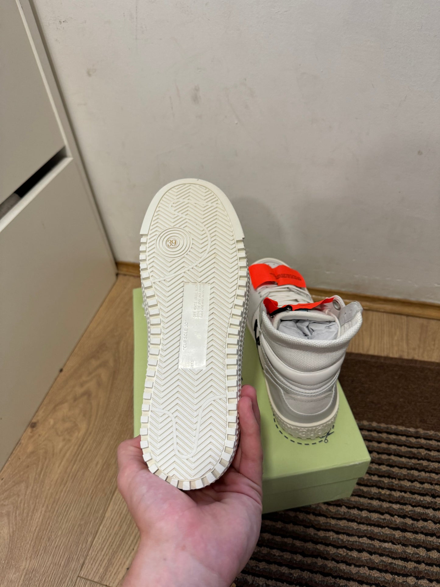 Off White Court Broj 39(Odmah dostupno)