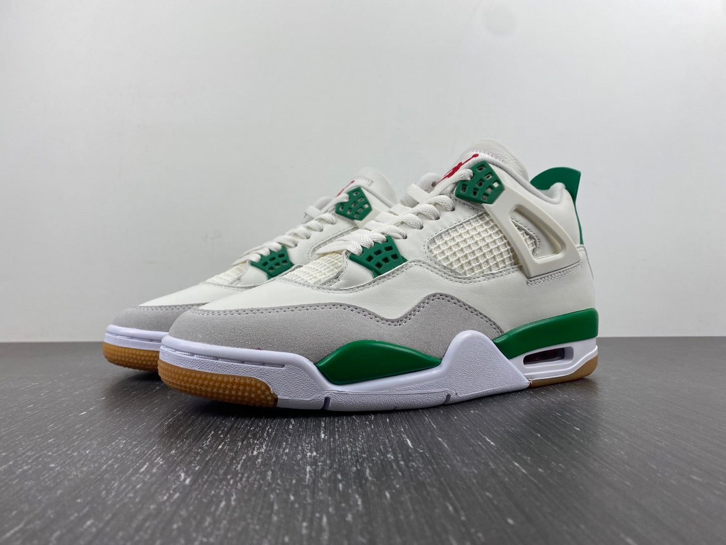Jordan 4 Pine Green
