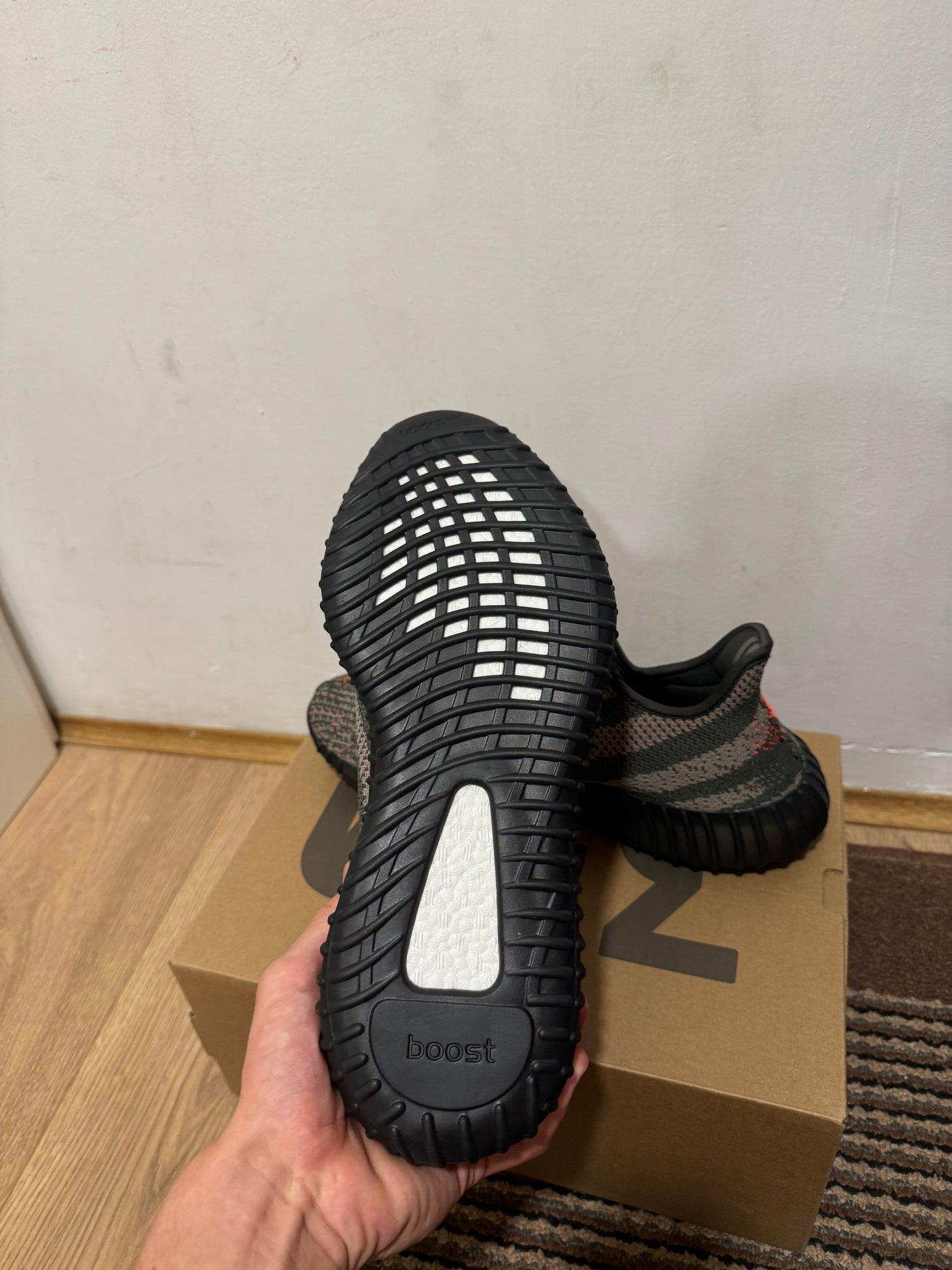 Yeezy 350 Carbon Beluga Broj 38,46,47(Odmah Dostupno)