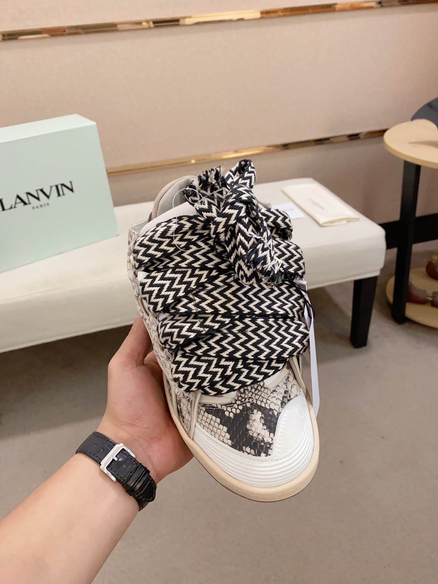Lanvin Curb