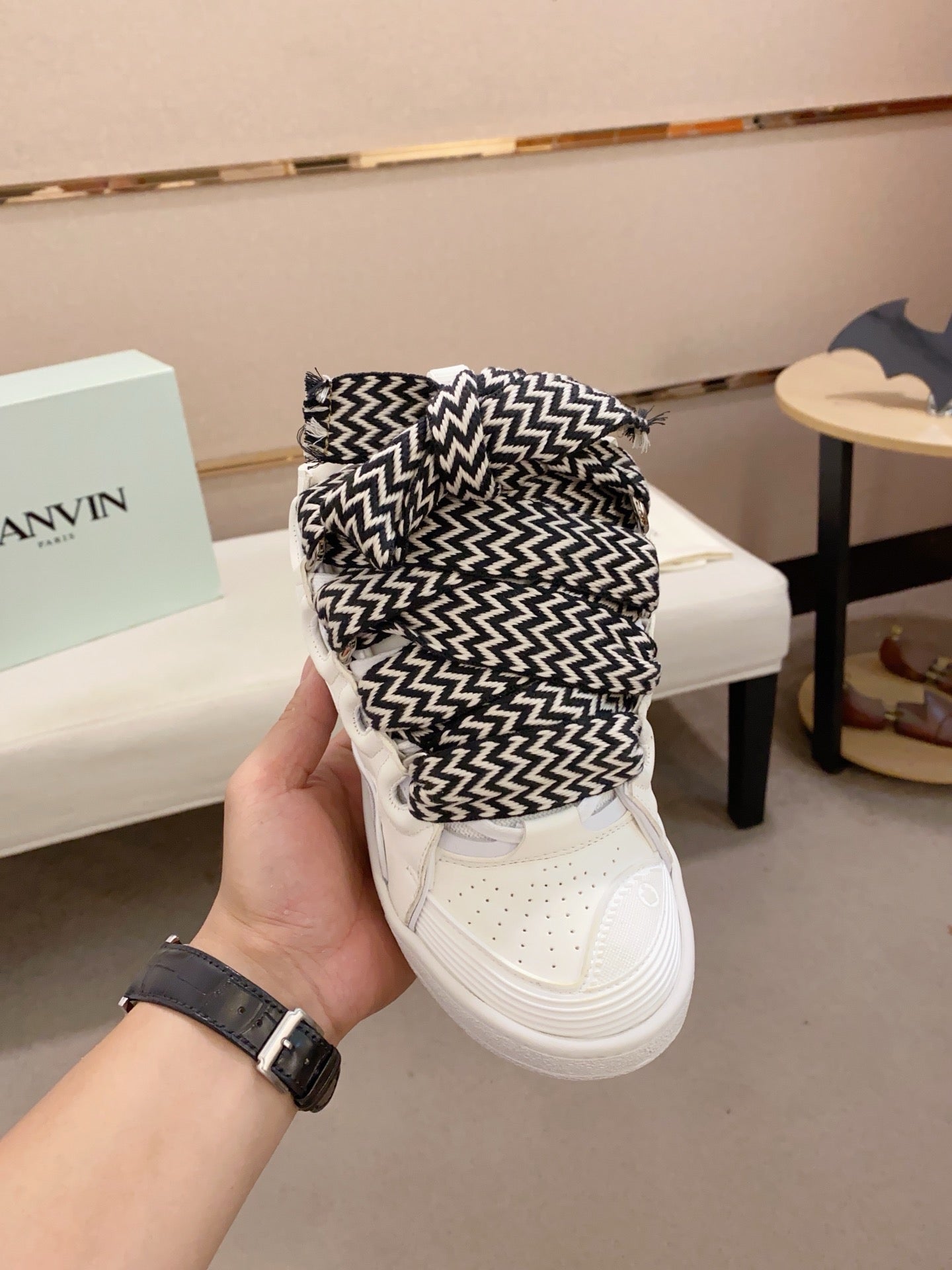 Lanvin Curb