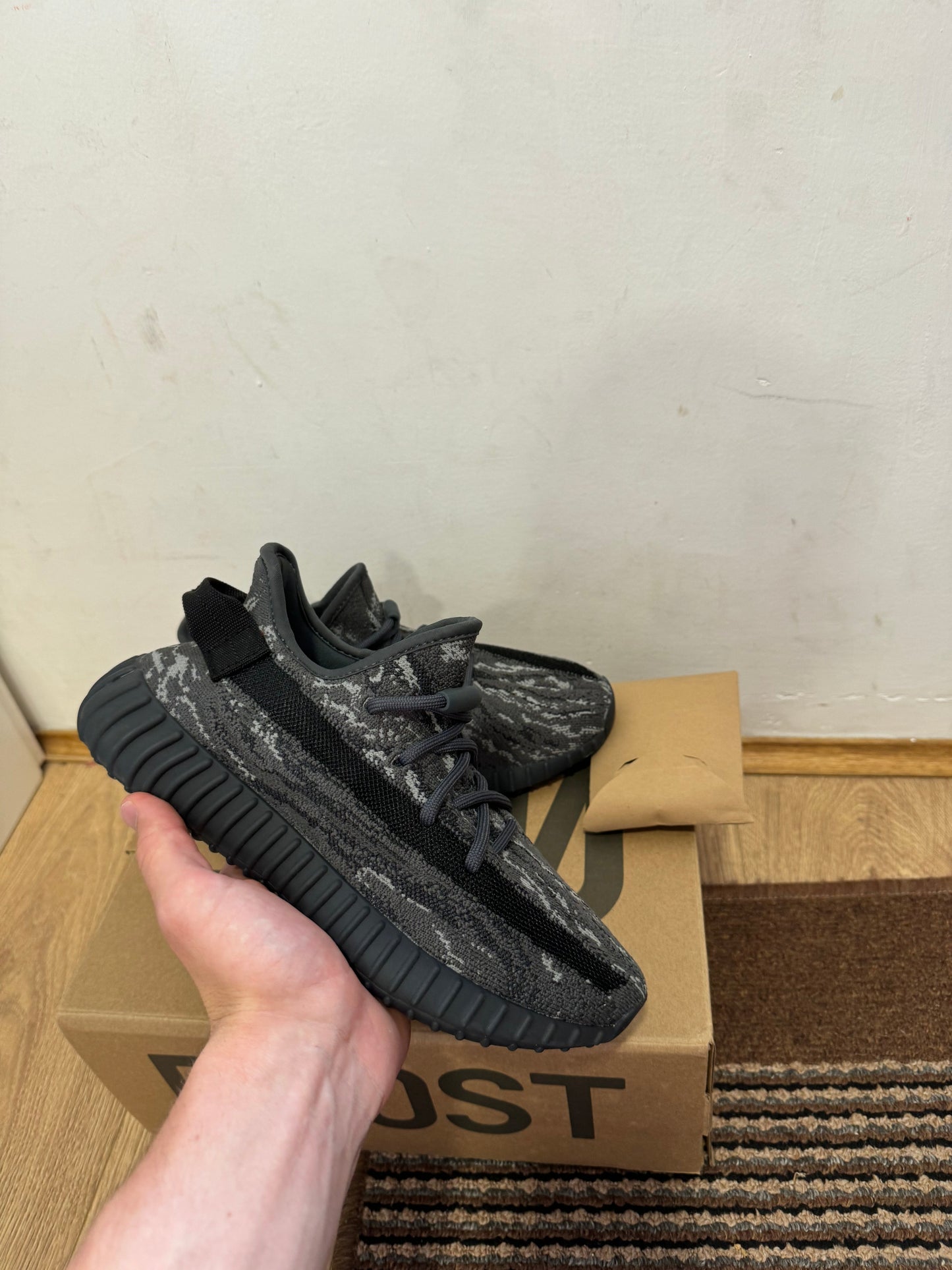 Yeezy 350 MX Black Broj 41(Odmah dostupno)