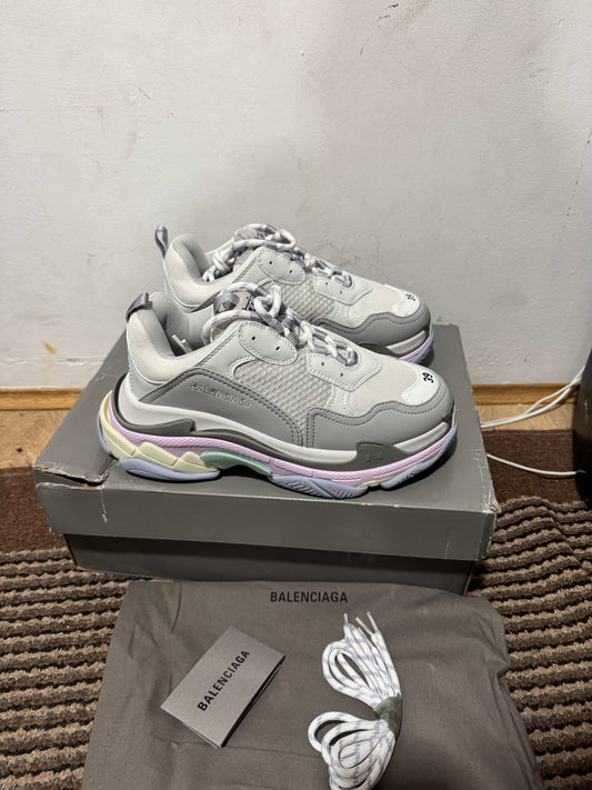 Balenciaga Triple S Broj 39(Odmah dostupno)