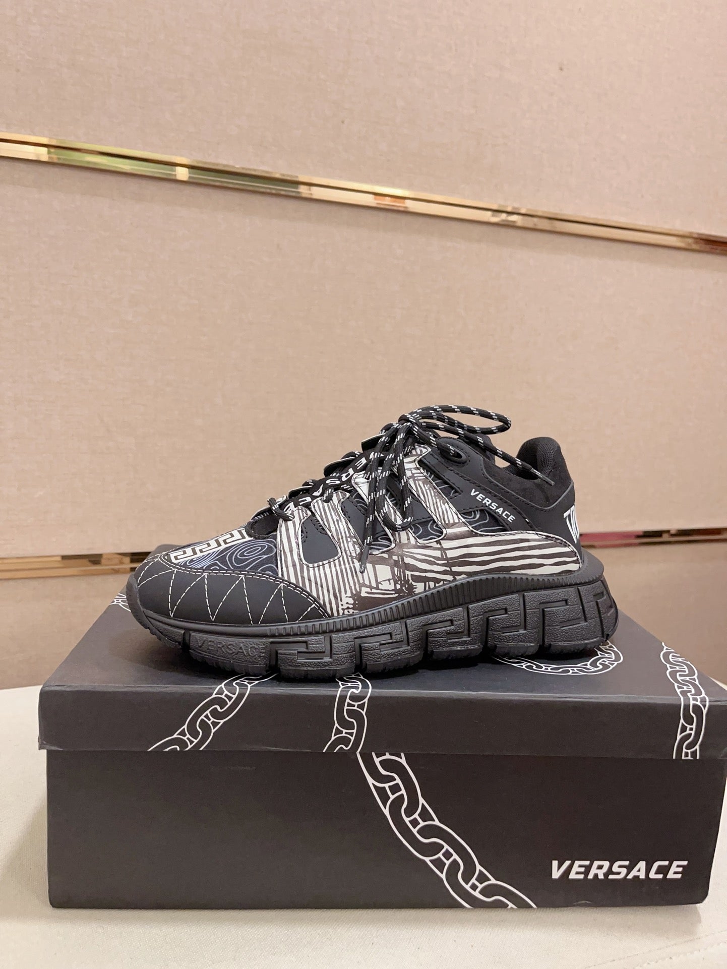 Versace Trigreca