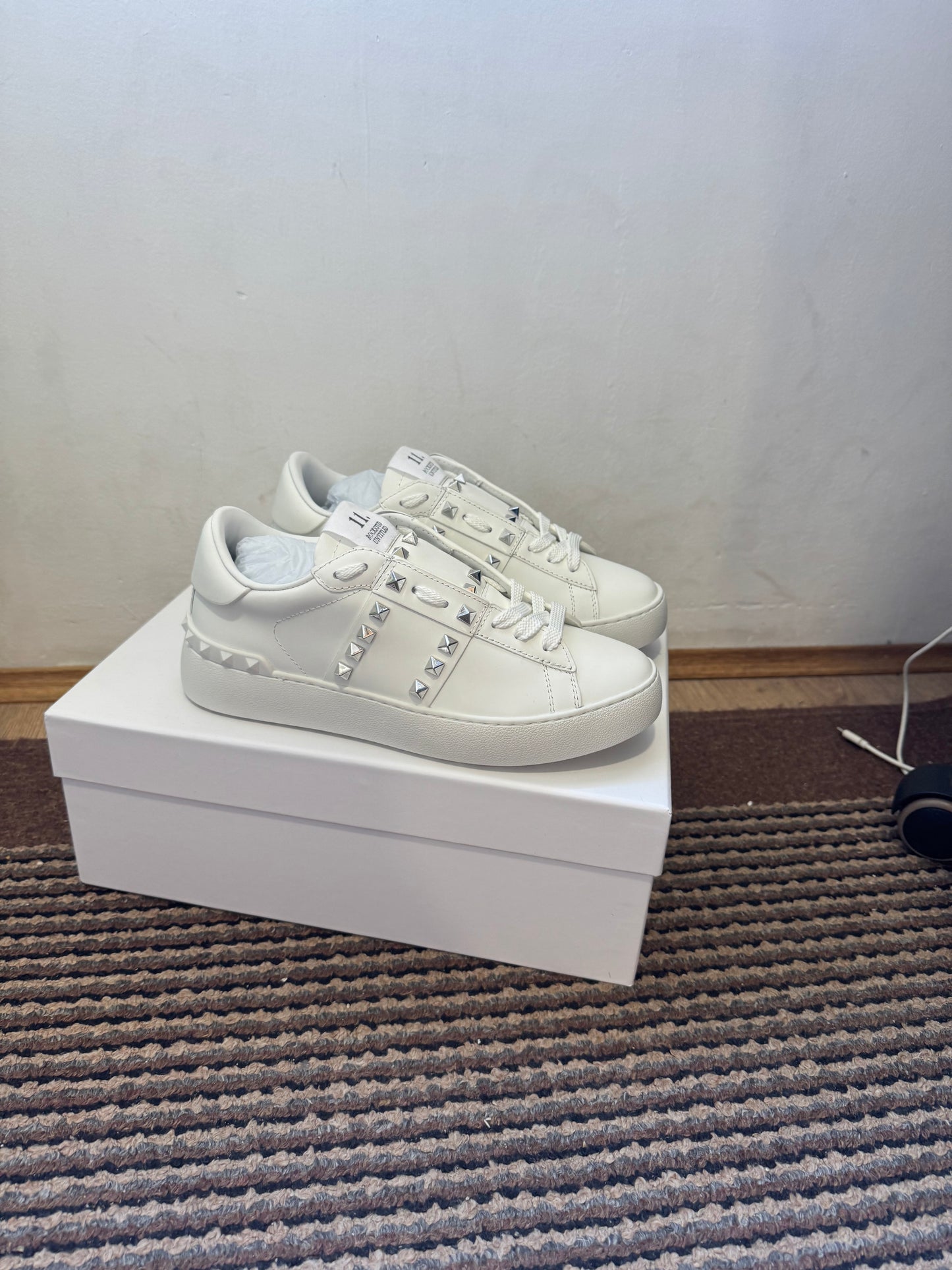 Valentino Broj 42(Odmah dostupno)