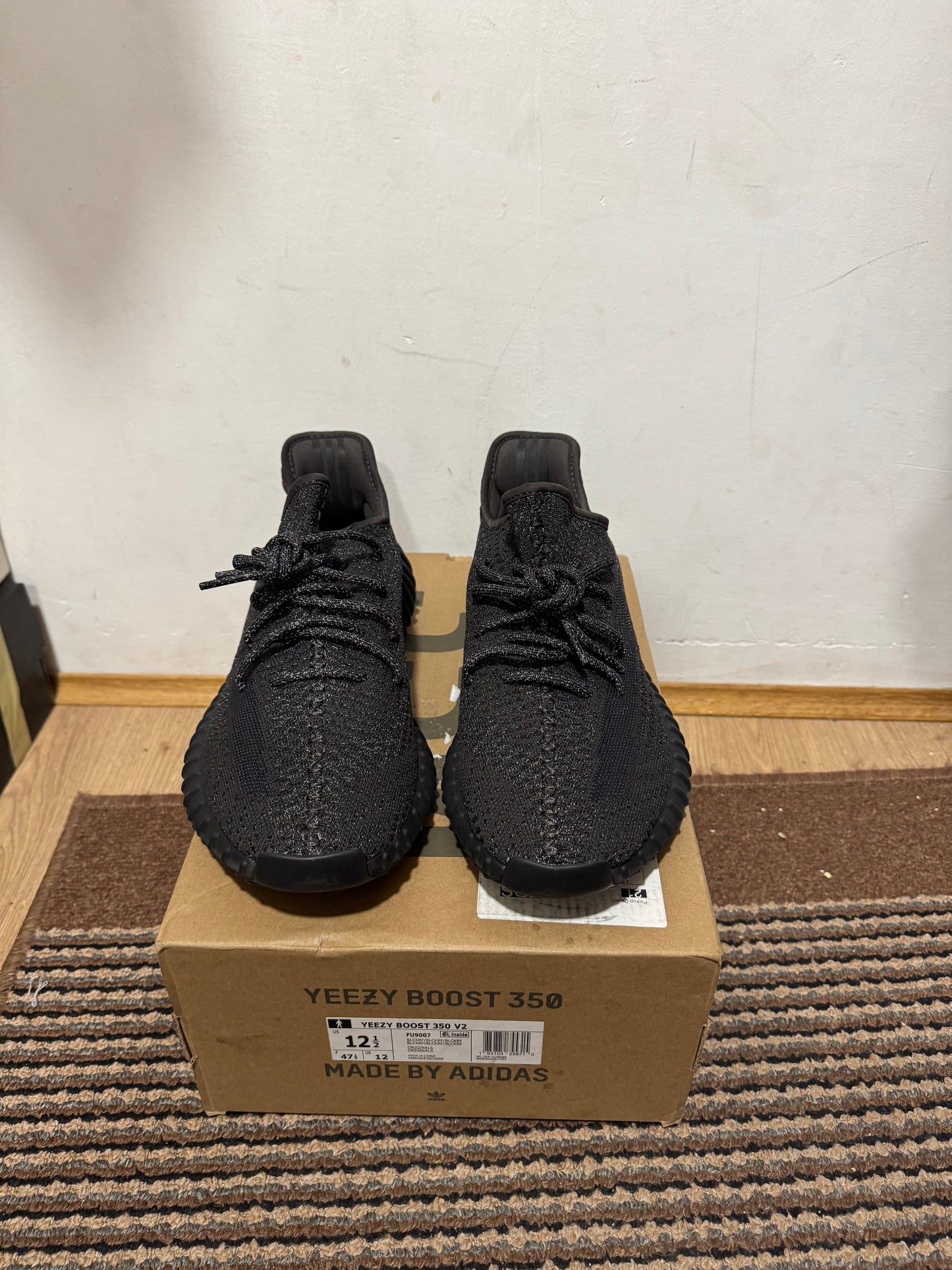 Yeezy 350 Black Static Broj 39(Odmah Dostupno)
