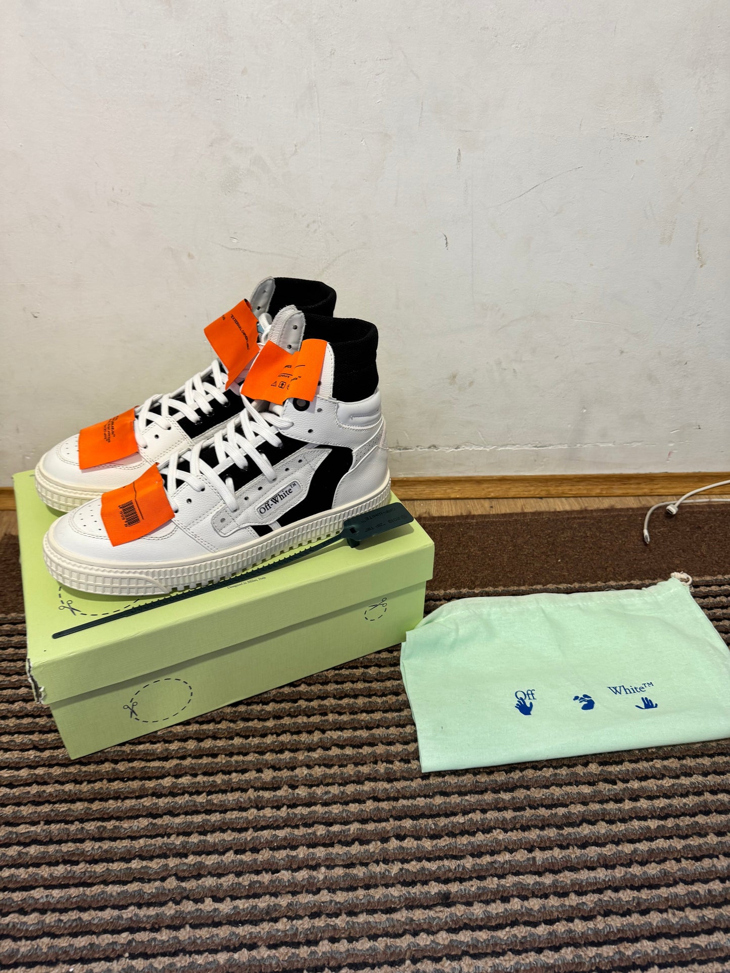 Off White Court Broj 43(Odmah dostupno)