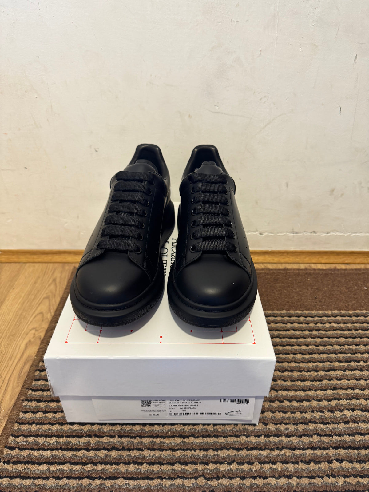 Alexander McQueen Broj 44(Odmah Dostupno)
