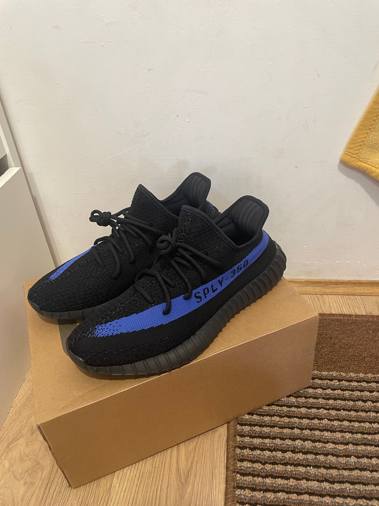 Yeezy 350 Dazzling Blue Broj 41(Odmah dostupno)