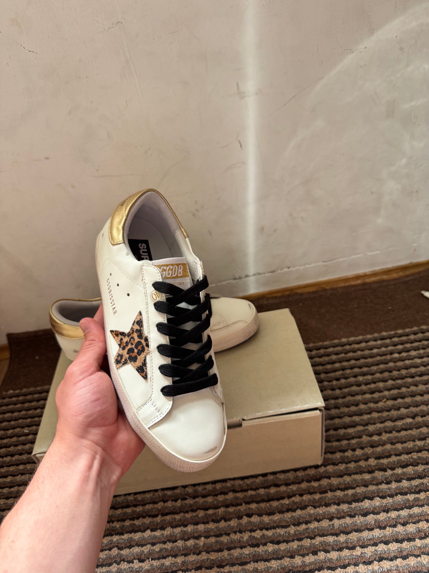 Golden Goose Broj 40(Odmah dostupno)