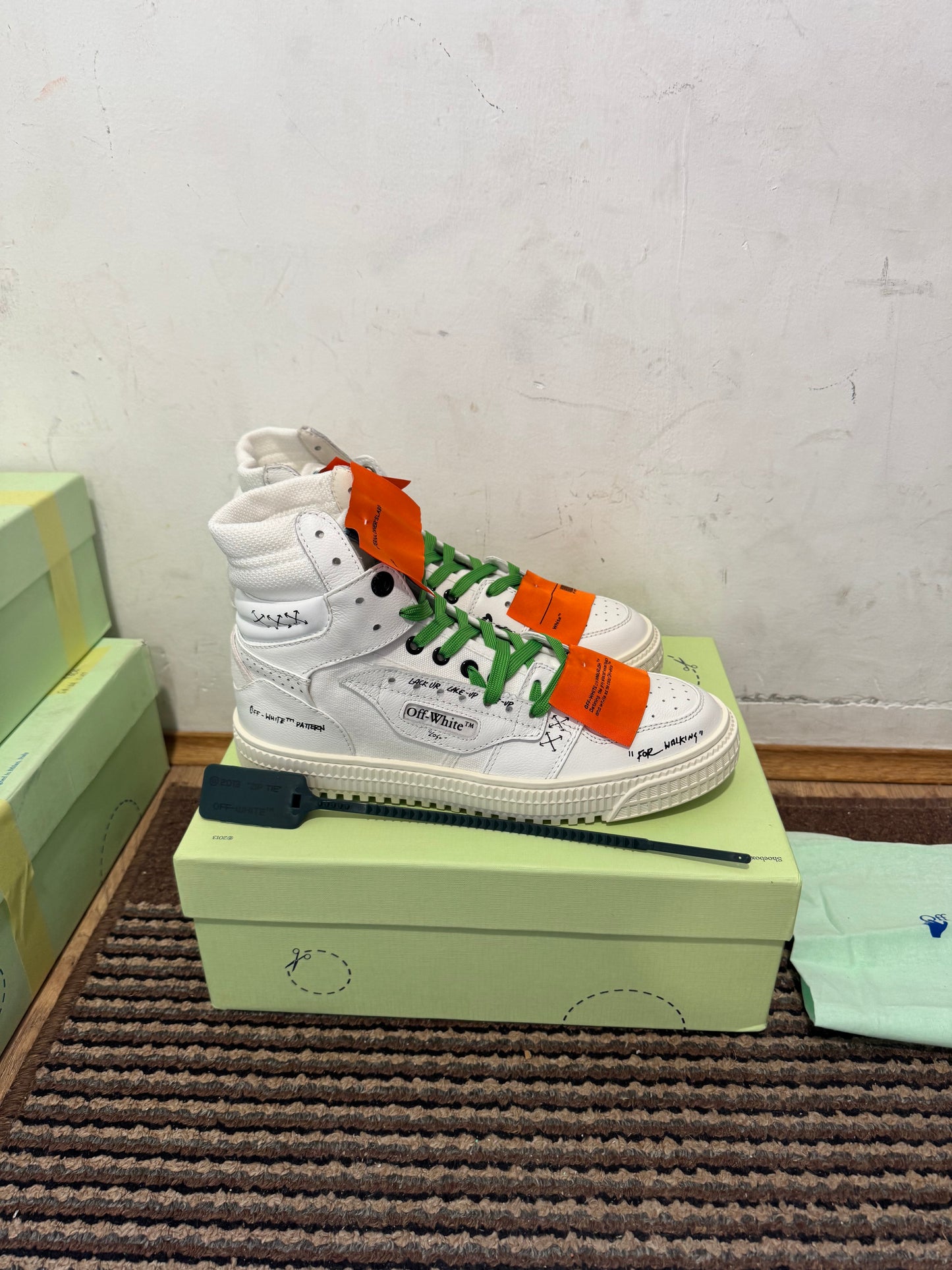 Off White Court Broj 43(Odmah dostupno)