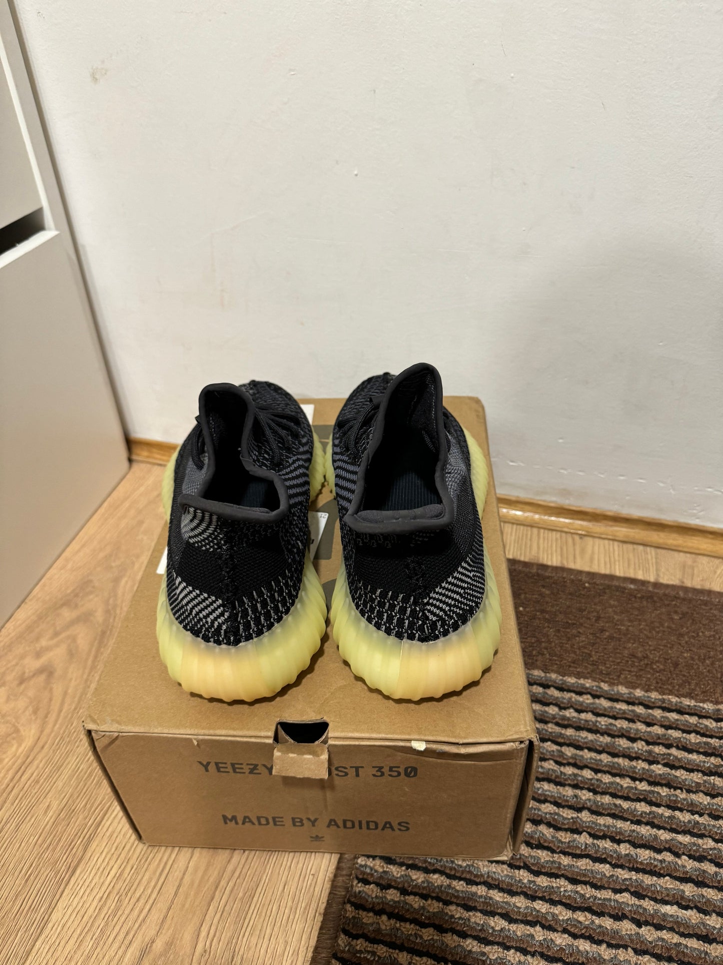 Yeezy 350 Asriel Broj 42,45(Odmah Dostupno)