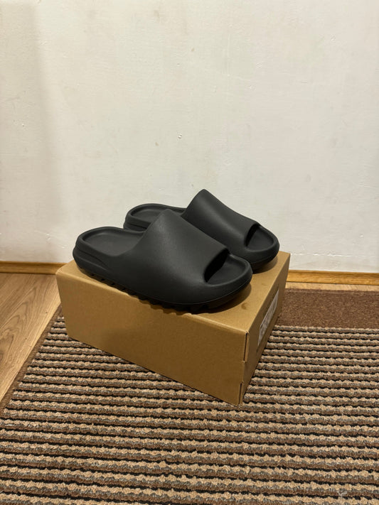 Yeezy Slide Onyx Broj 38,42(Odmah dostupno)