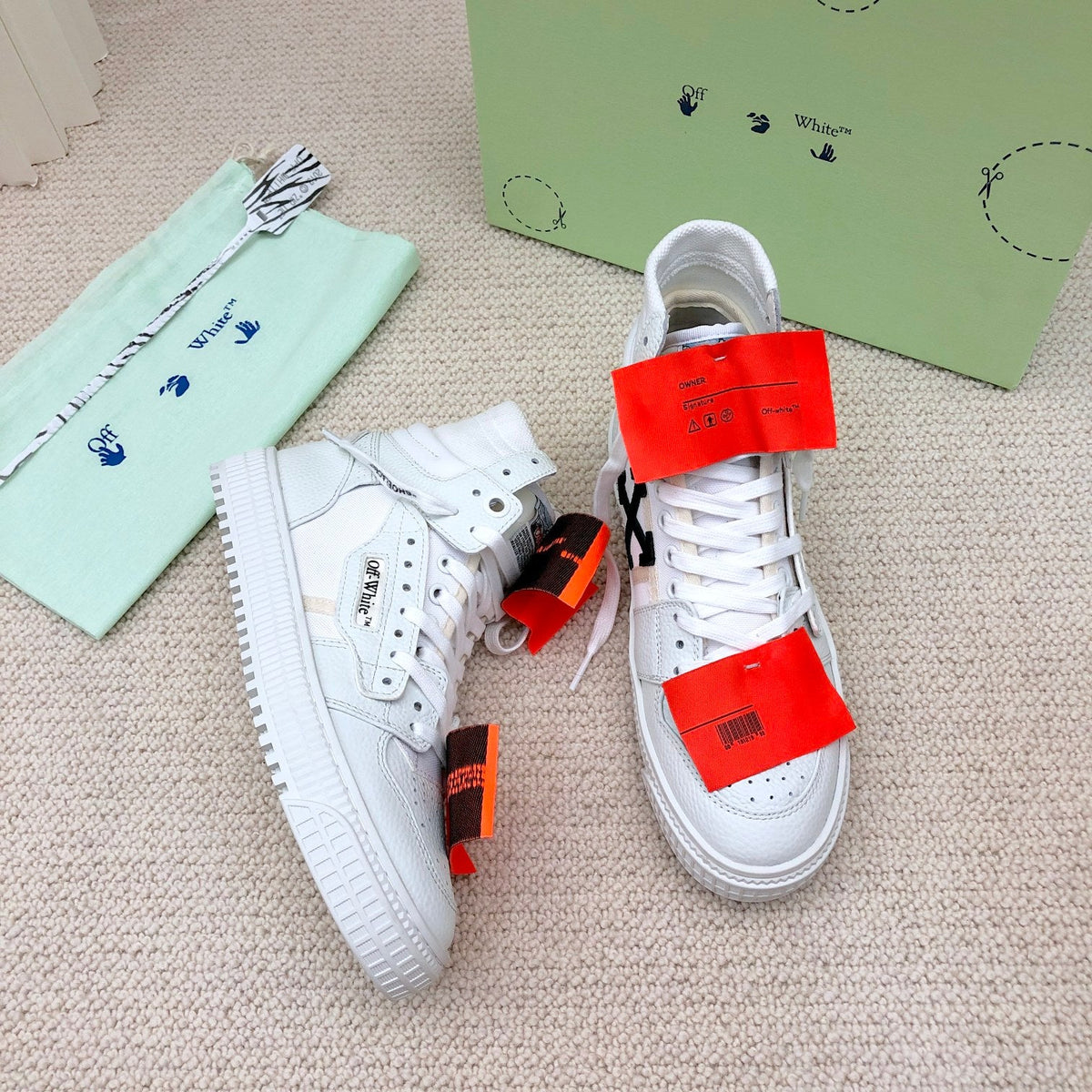 OFF-WHITE Court