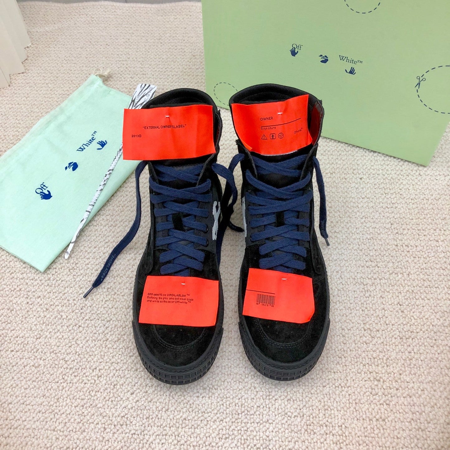 OFF-WHITE Court