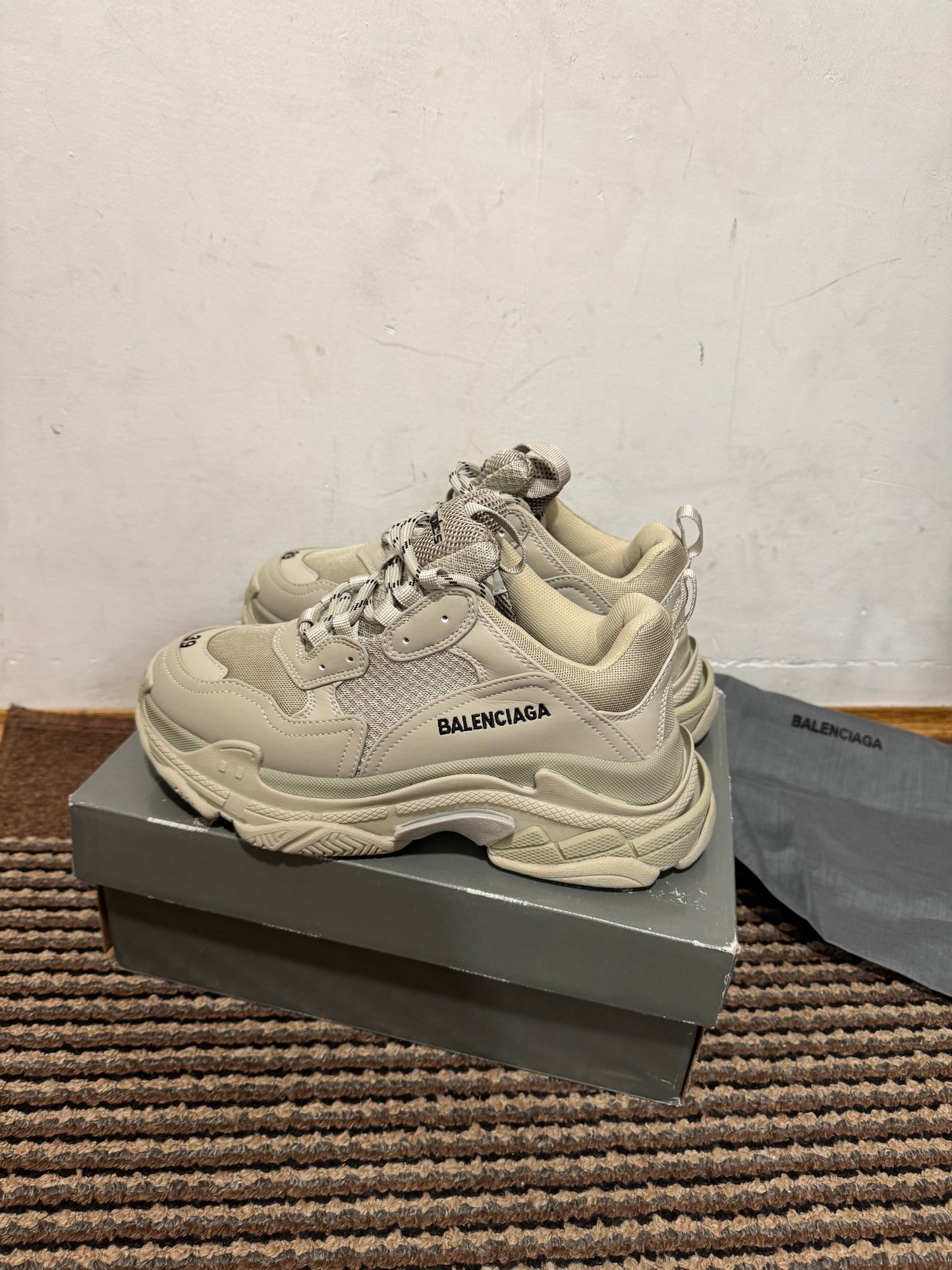 Balenciaga Triple S Broj 39(Odmah dostupno)