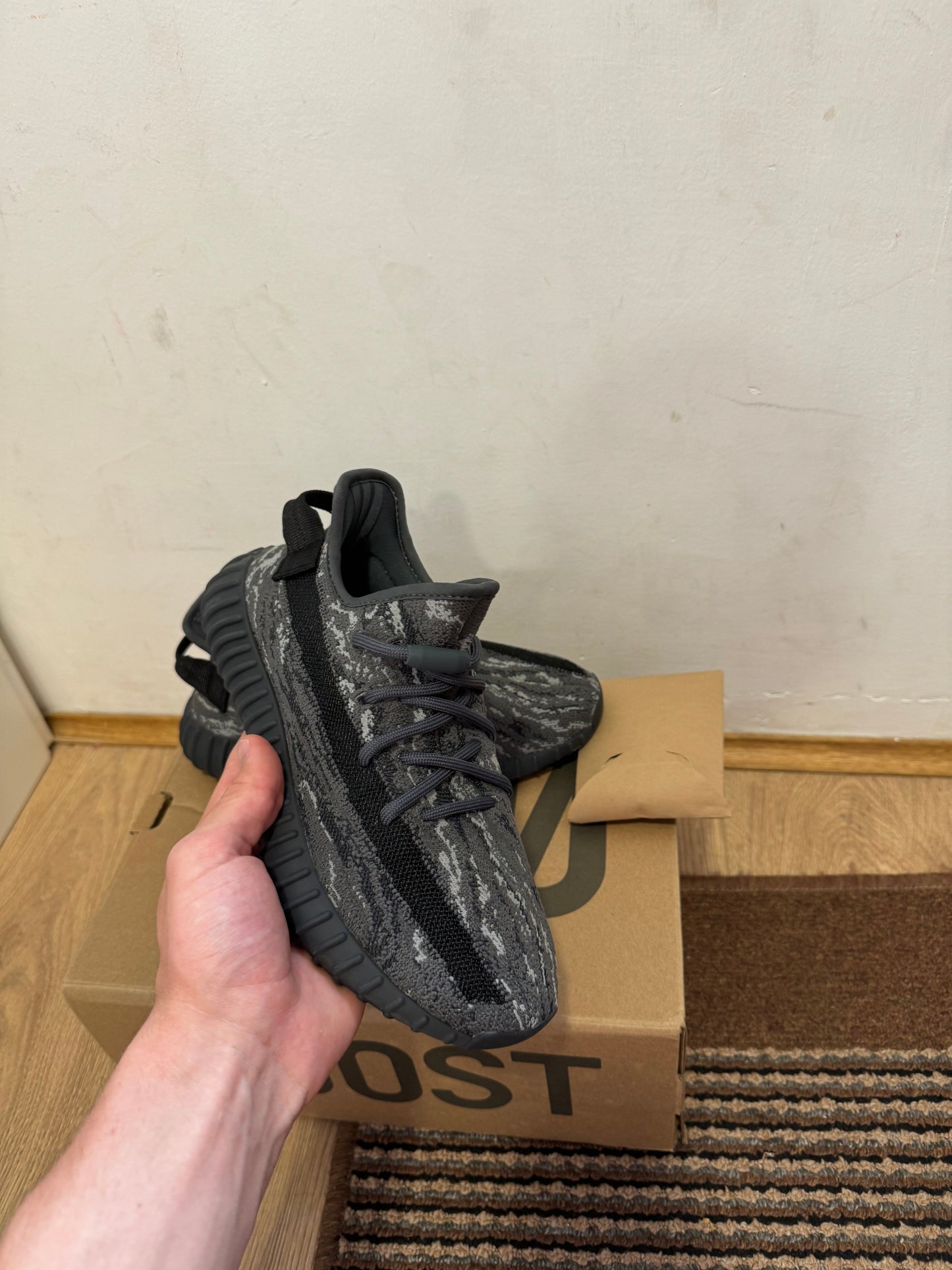 Yeezy 350 MX Black Broj 41(Odmah dostupno)