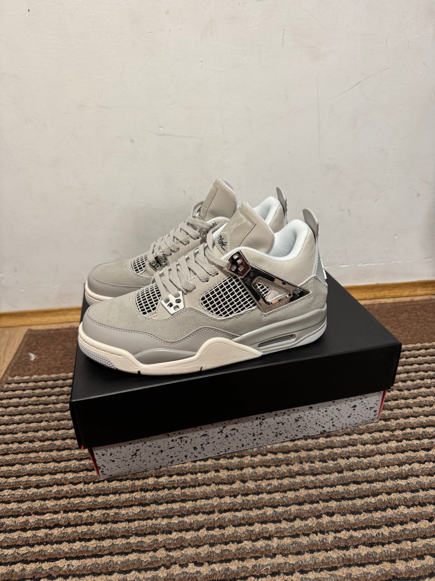 Jordan 4 Frozen Moment Broj 39(Odmah dostupno)