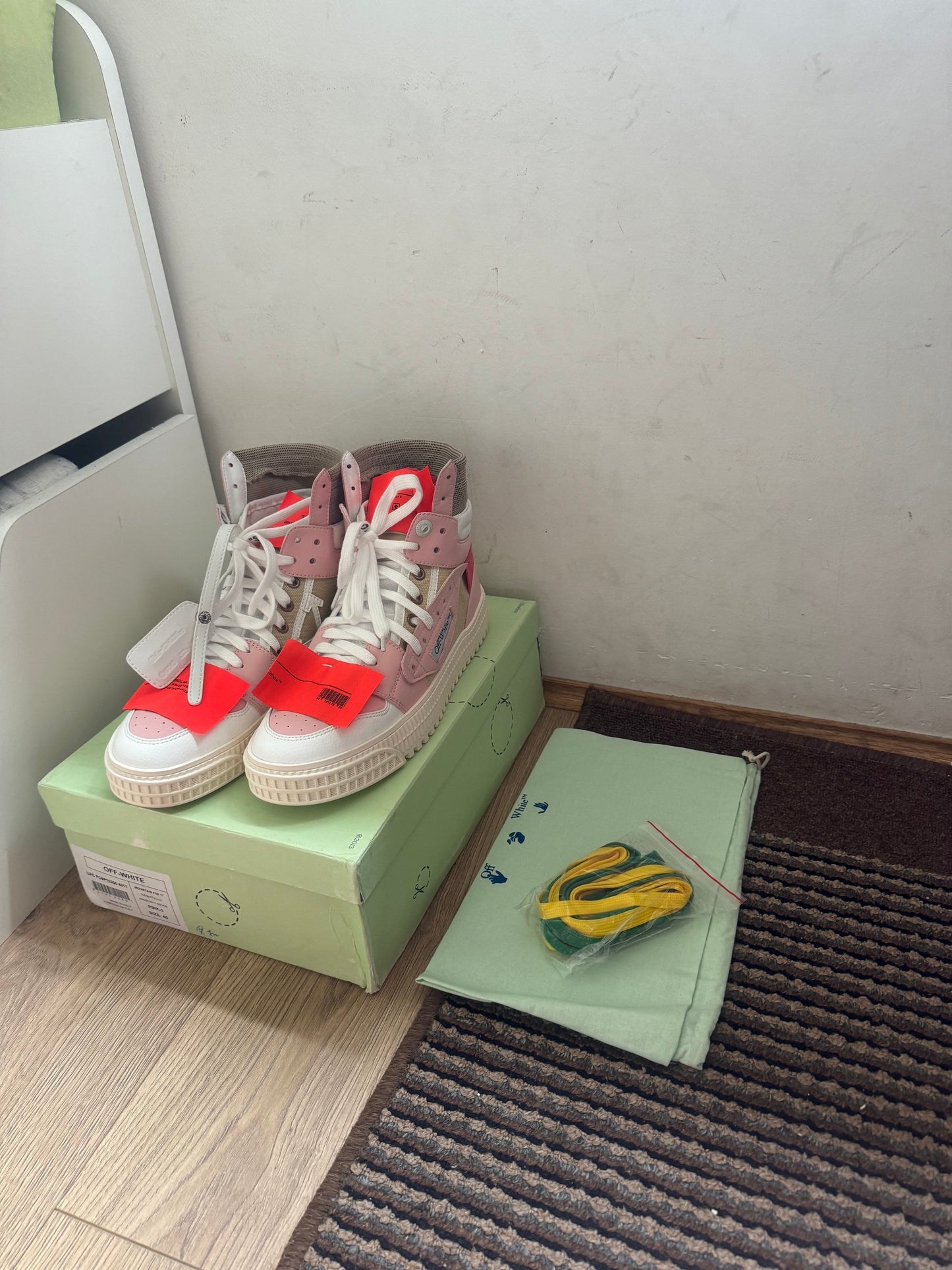 Off White Court Broj 40 (Odmah dostupno)