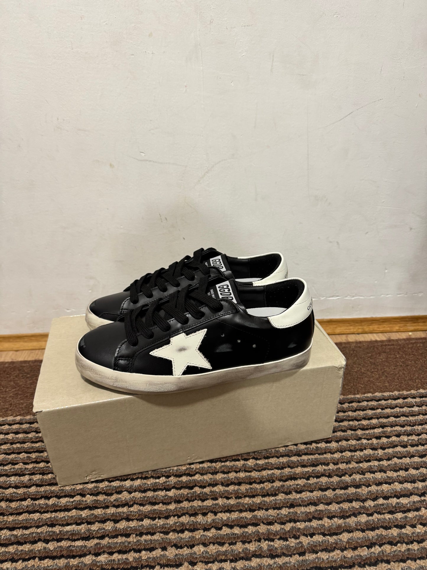 Golden Goose Broj 42,45(Odmah dostupno)