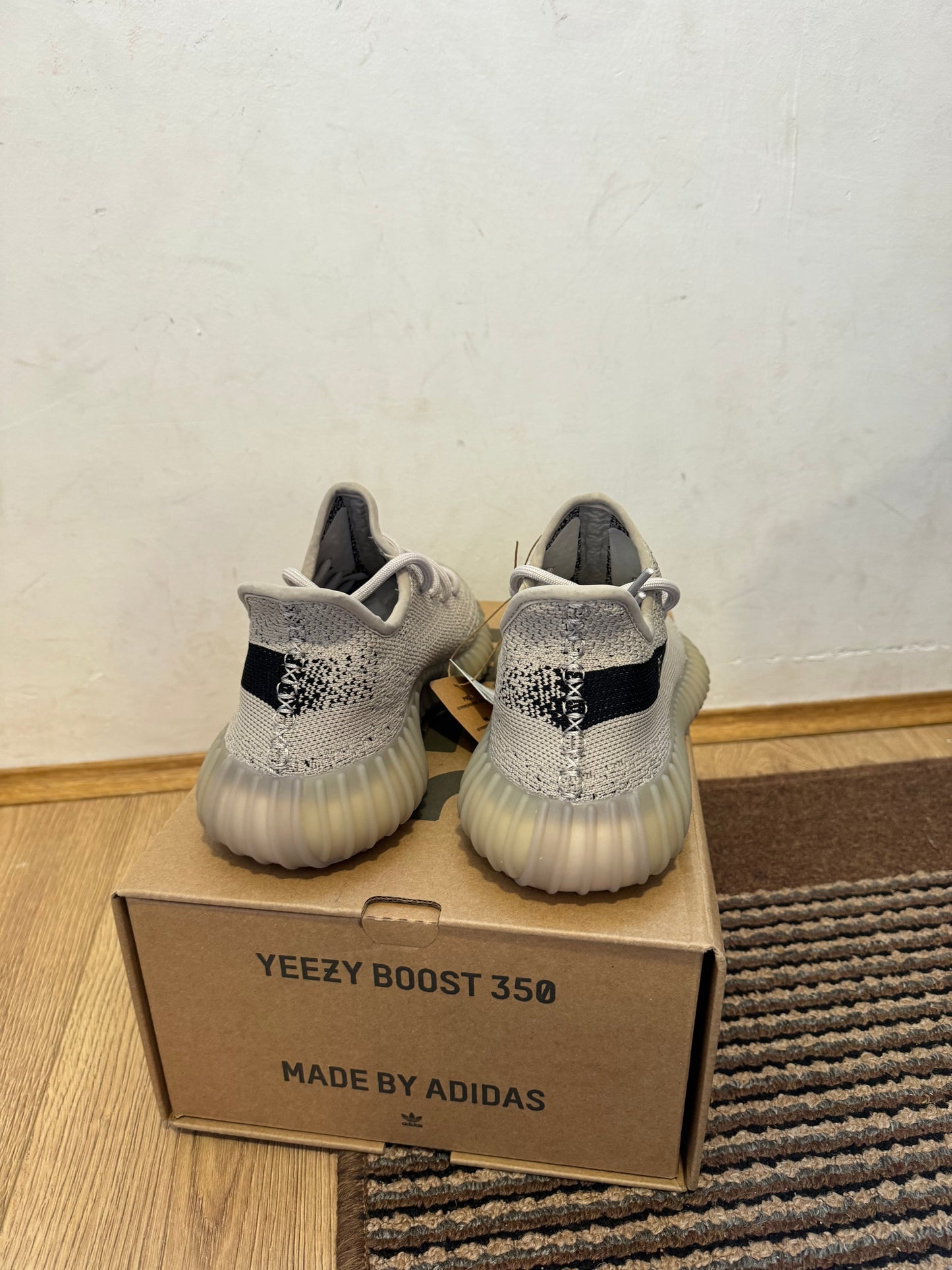 Yeezy 350 Slate Broj 37,42(Odmah dostupno)