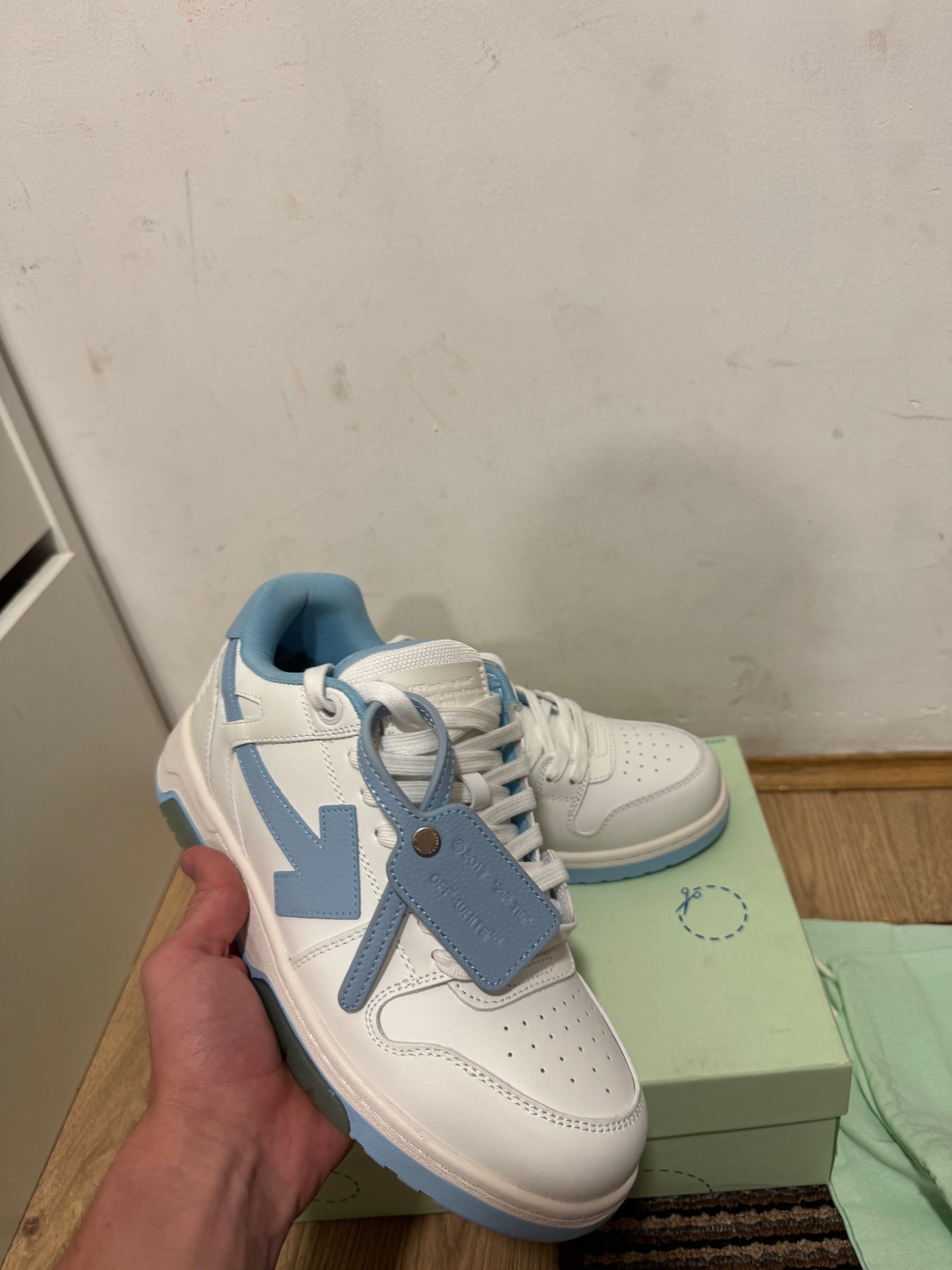Off White Out of Office Broj 41,47(Odmah dostupno)