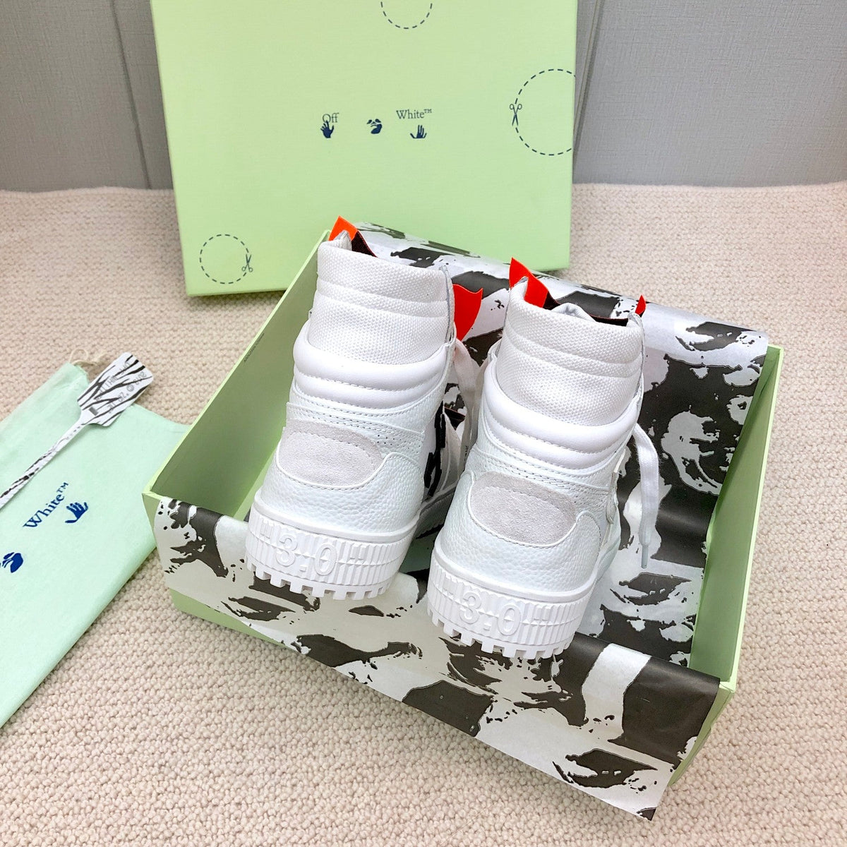 OFF-WHITE Court