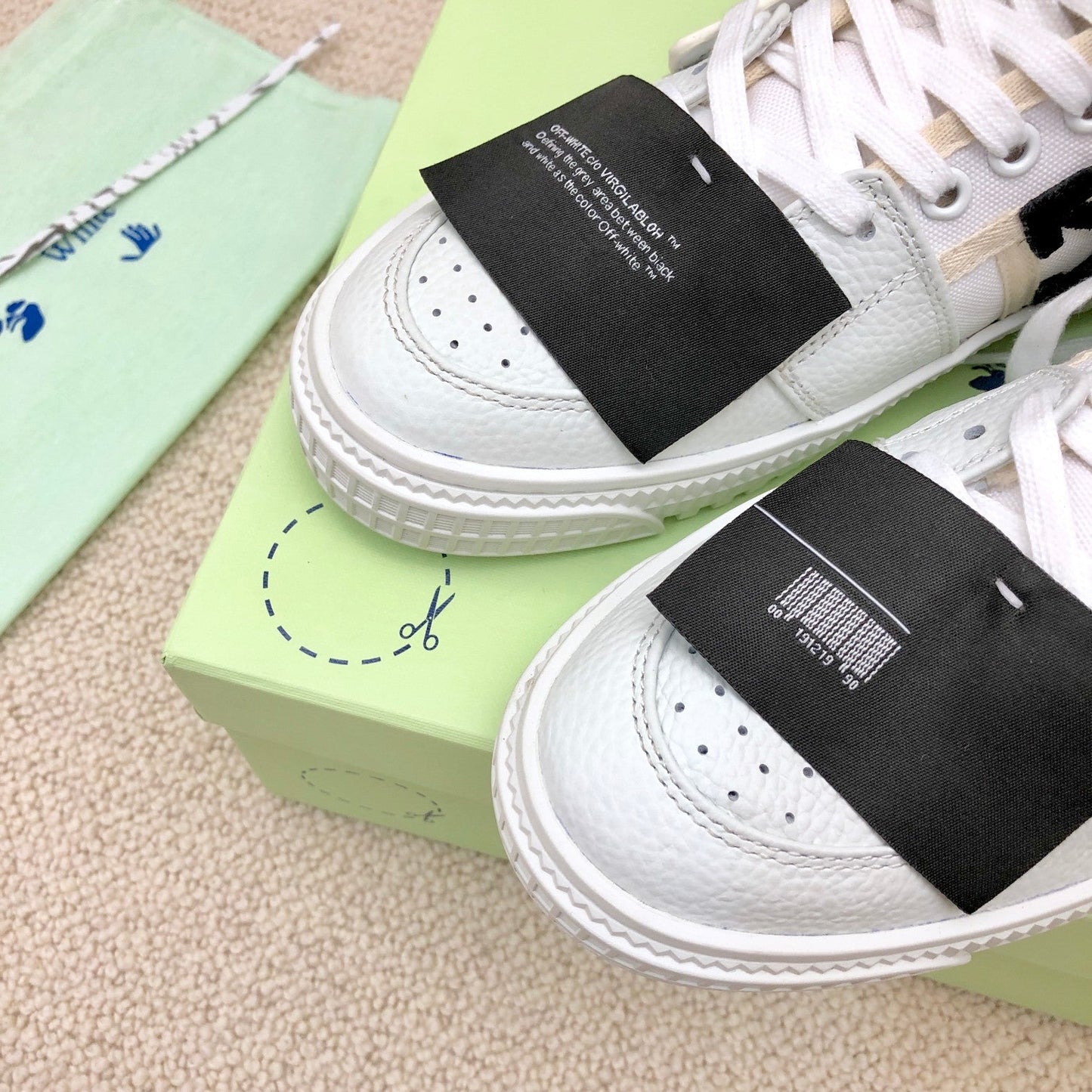 OFF-WHITE Court