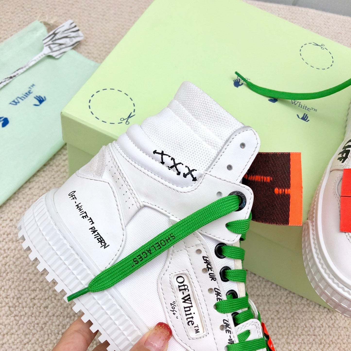 OFF-WHITE Court