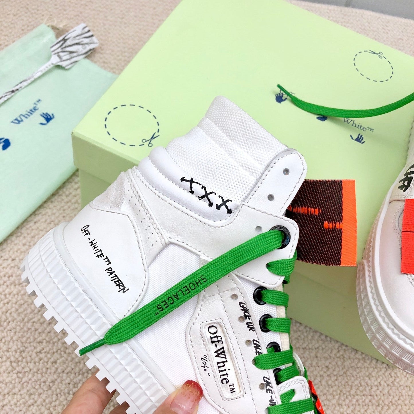OFF-WHITE Court