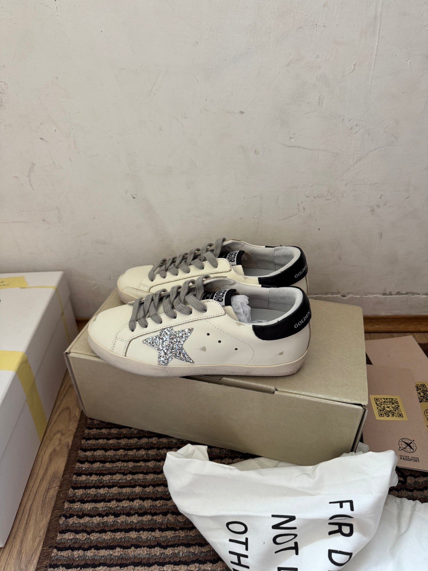Golden Goose Broj 40(Odmah dostupno)