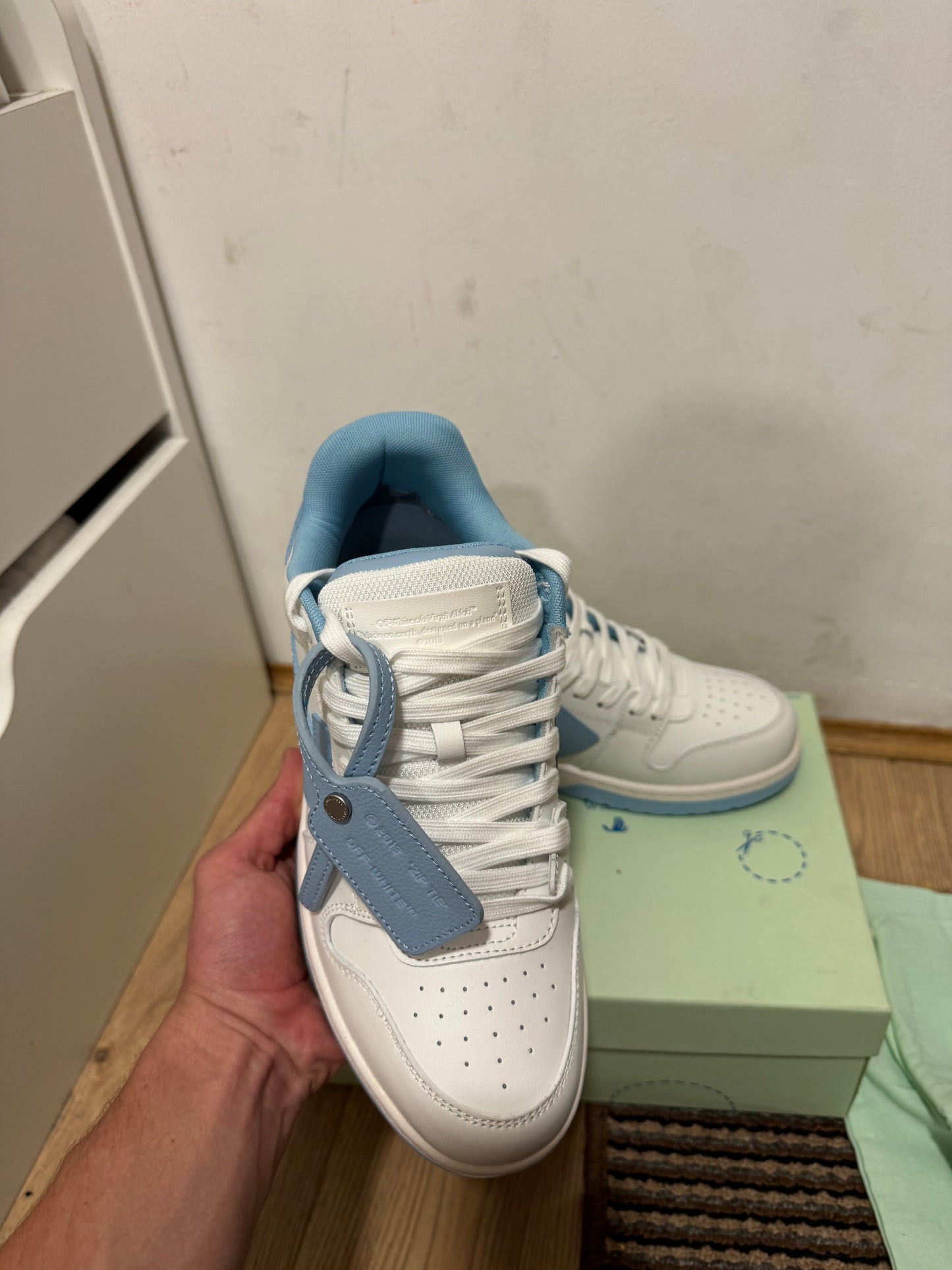 Off White Out of Office Broj 41,47(Odmah dostupno)