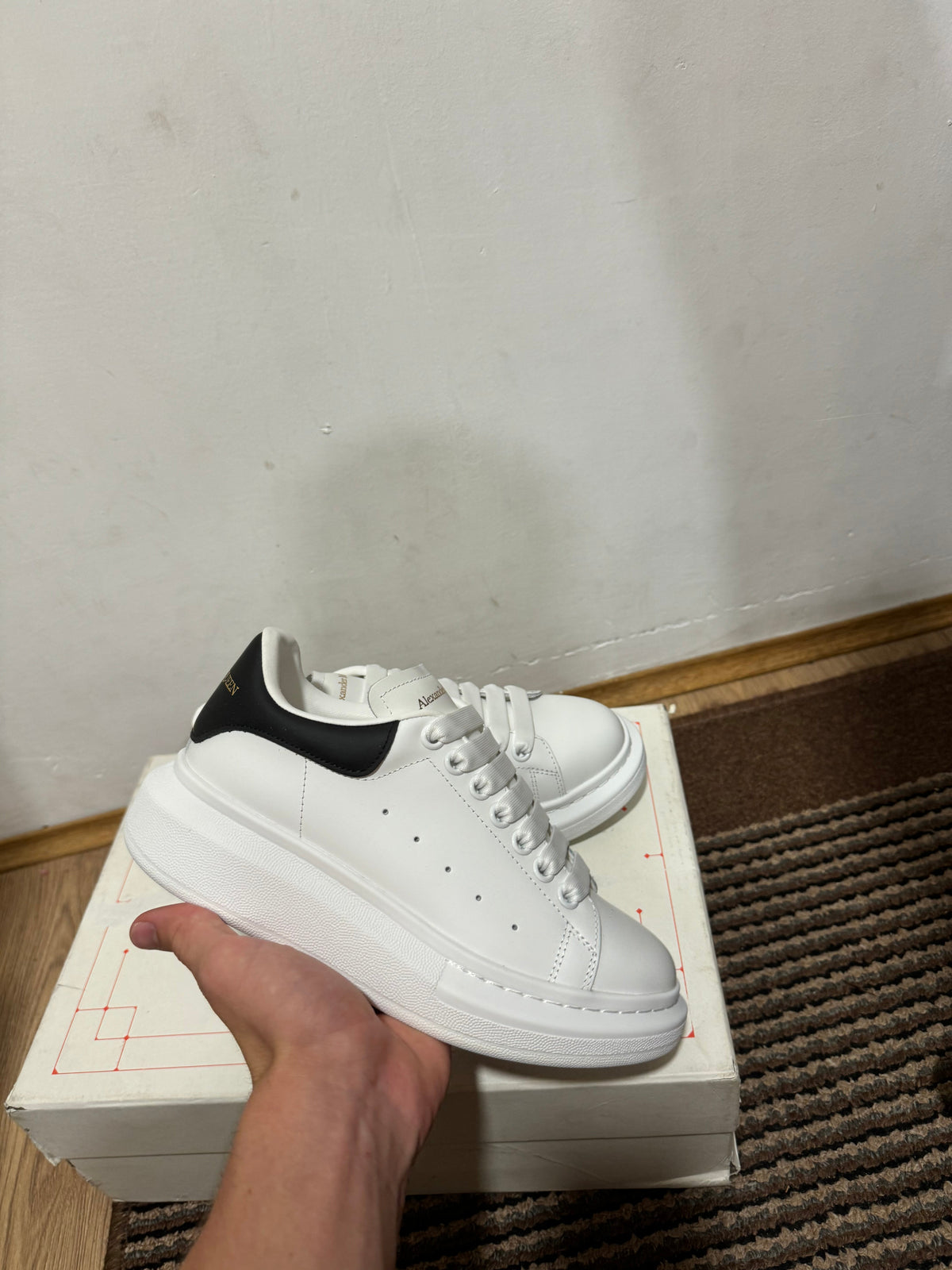 Alexander McQueen Broj 36(Odmah Dostupno)
