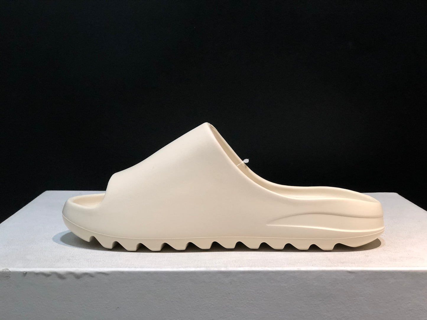 Yeezy Slide Bone
