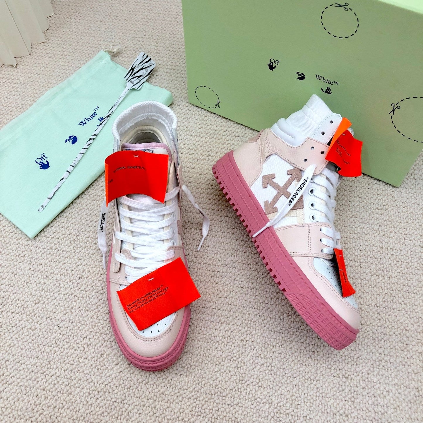 OFF-WHITE Court