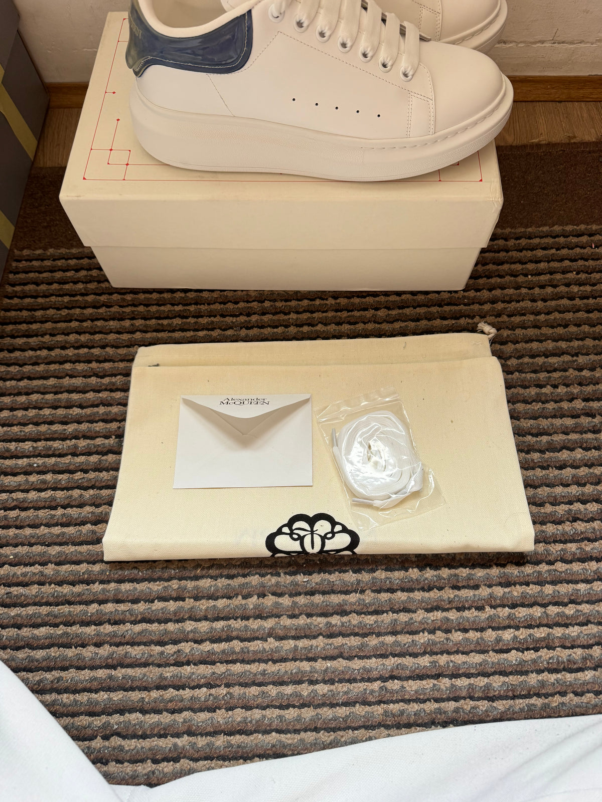Alexander McQueen Broj 44(Odmah Dostupno)