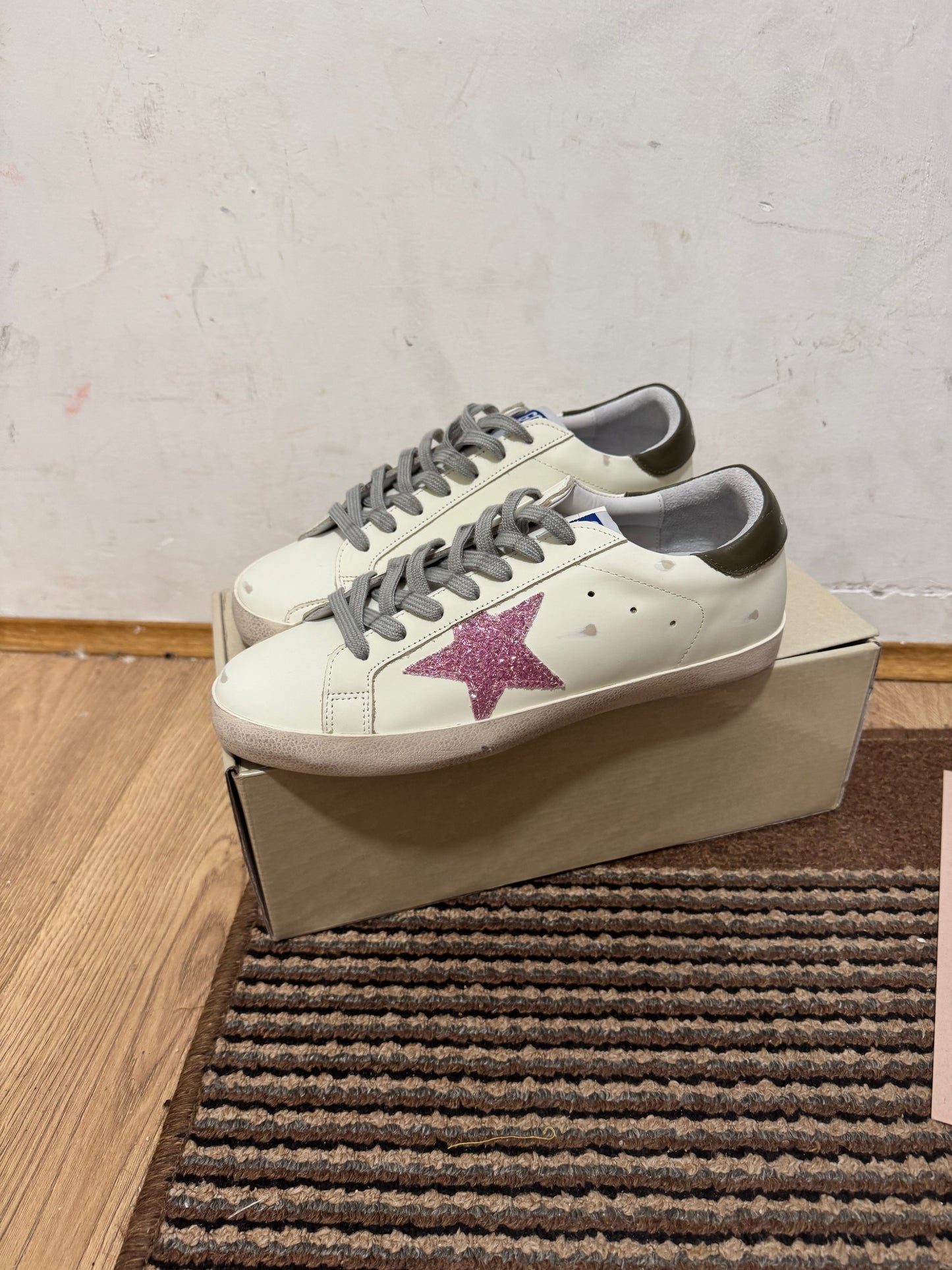 Golden Goose Broj 38(Odmah dostupno)