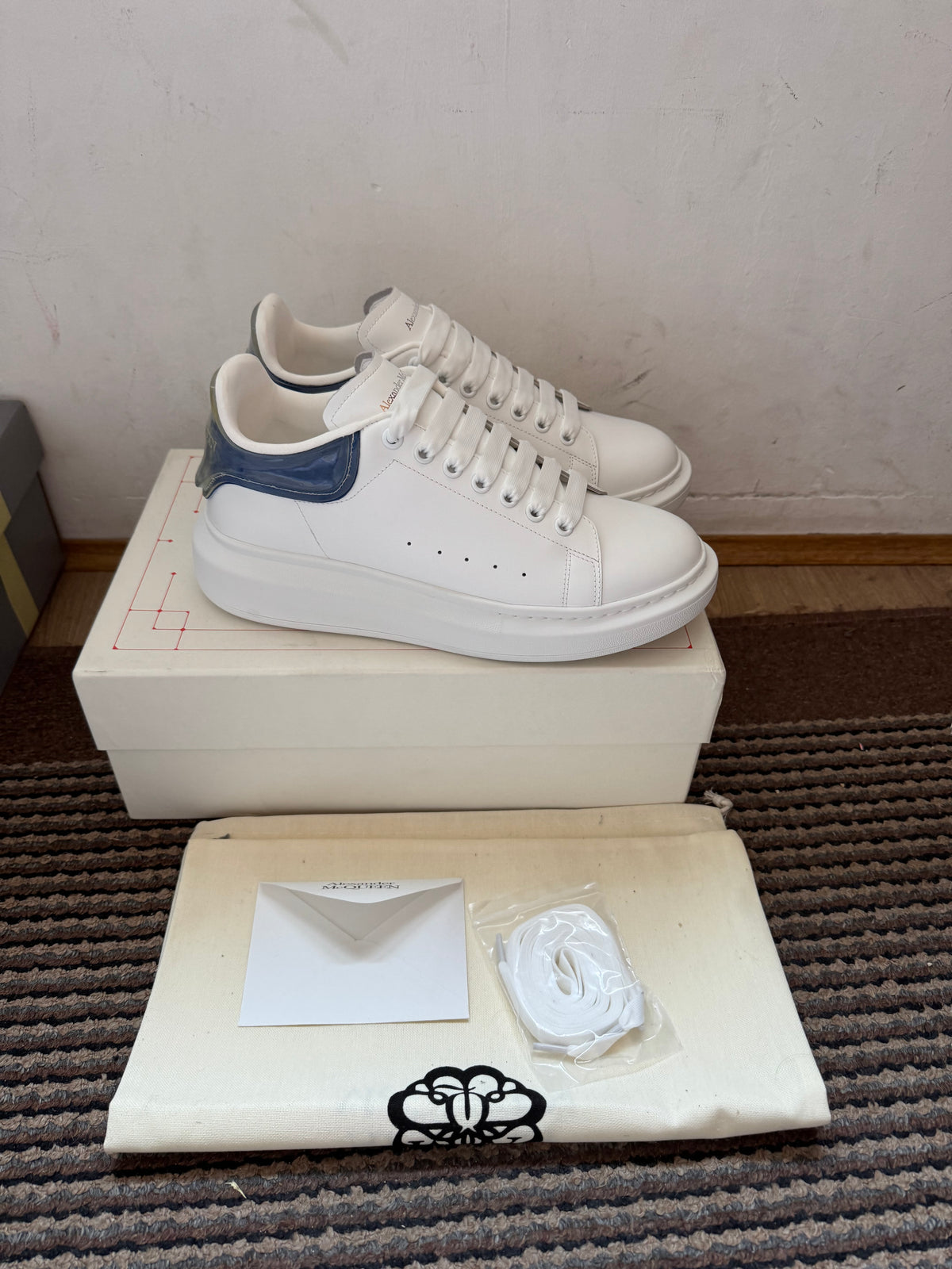 Alexander McQueen Broj 44(Odmah Dostupno)