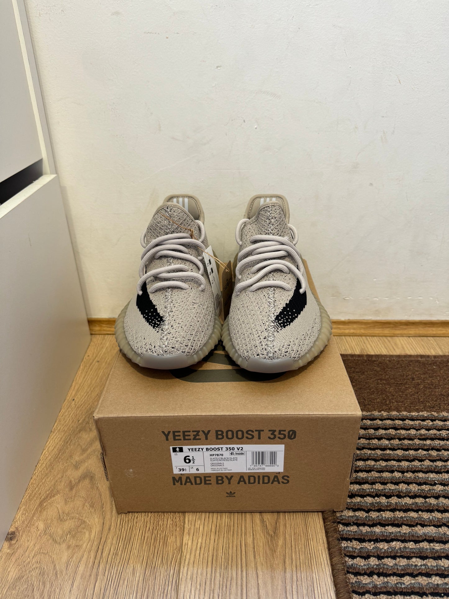 Yeezy 350 Slate Broj 37,42(Odmah dostupno)