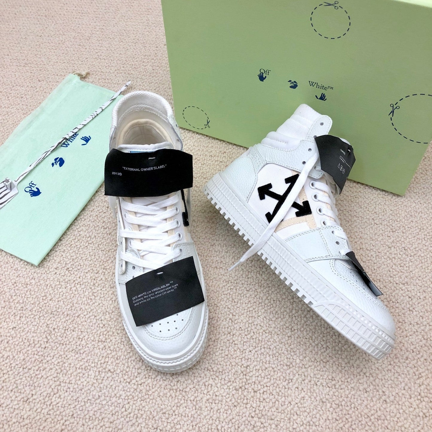 OFF-WHITE Court