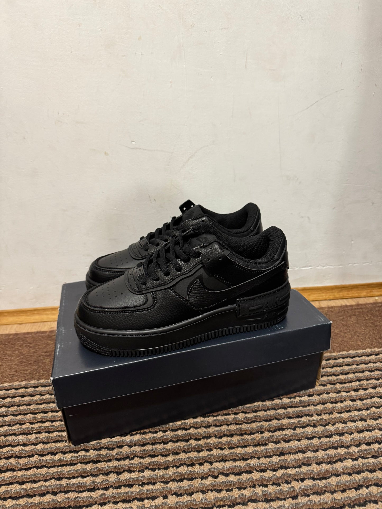 Nike Air Force Broj 40 (Odmah dostupno)
