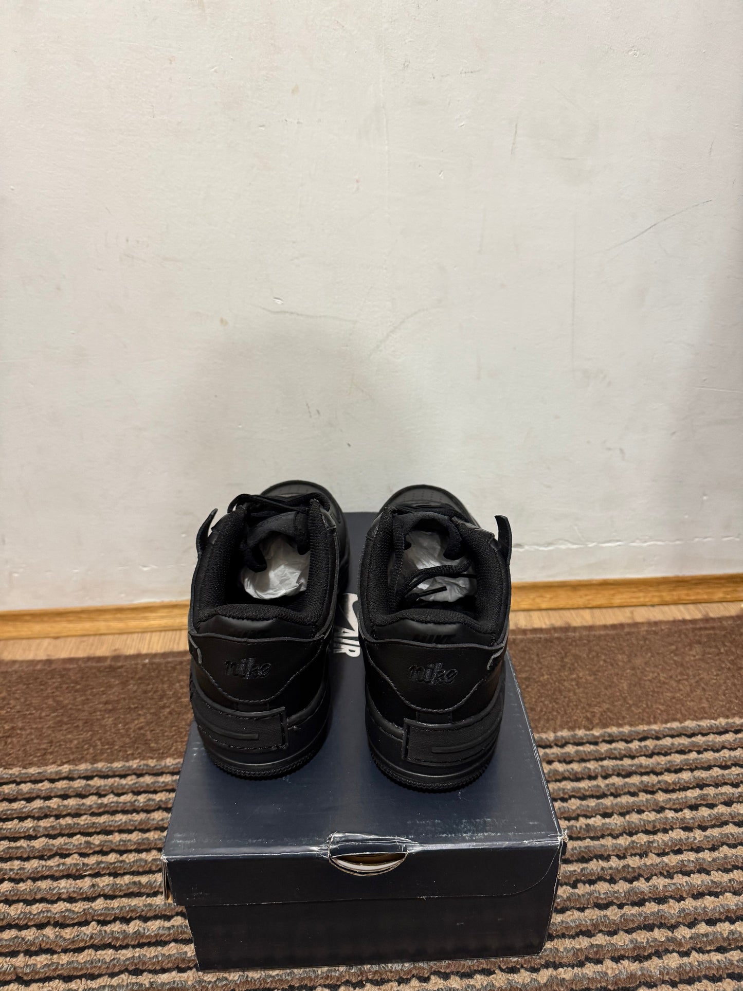 Nike Air Force Broj 40 (Odmah dostupno)