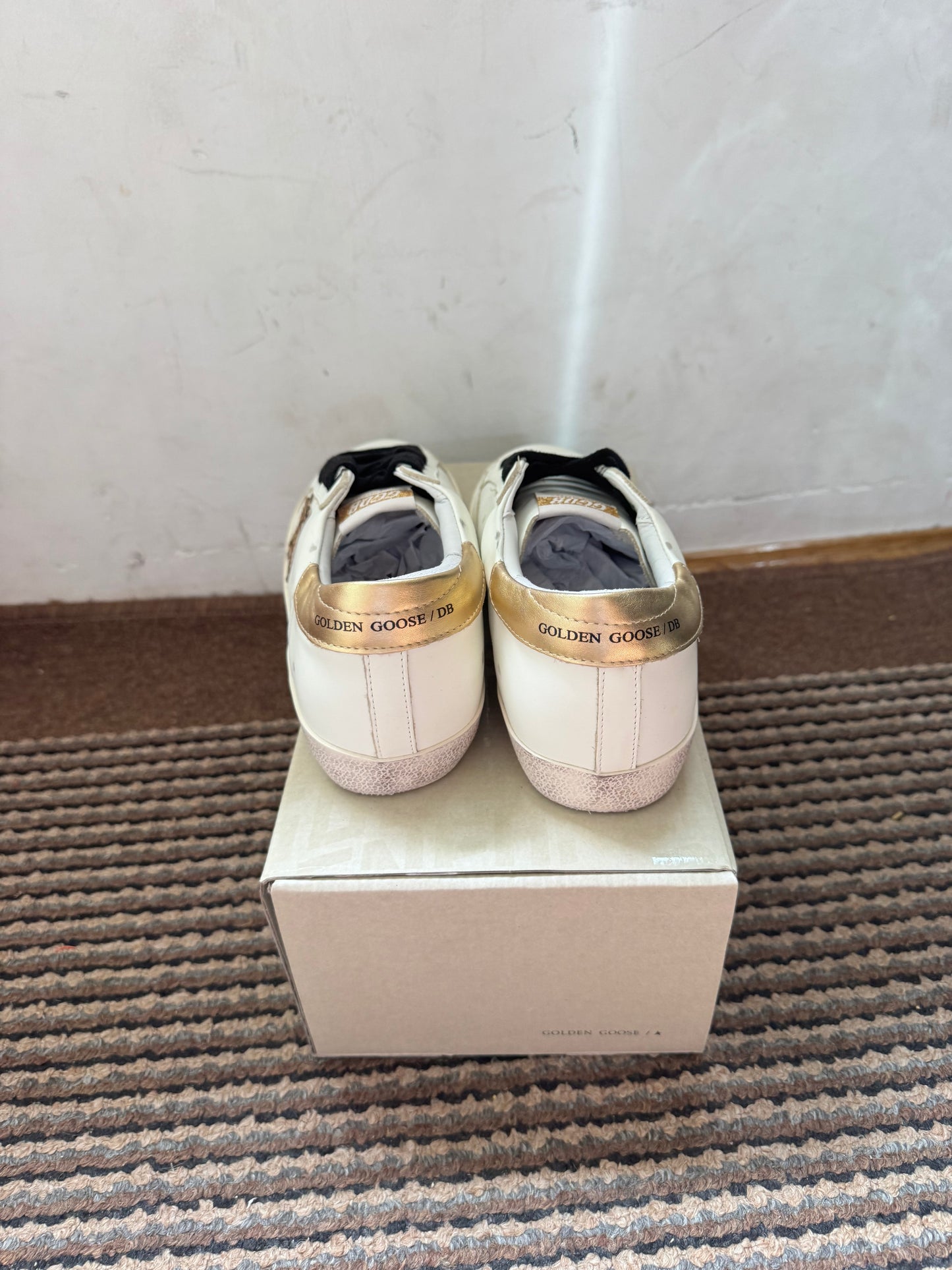 Golden Goose Broj 40(Odmah dostupno)