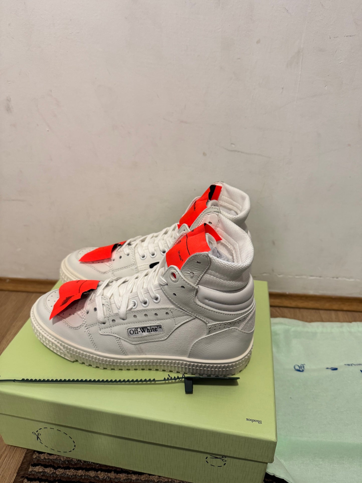 Off White Court Broj 40(Odmah dostupno)