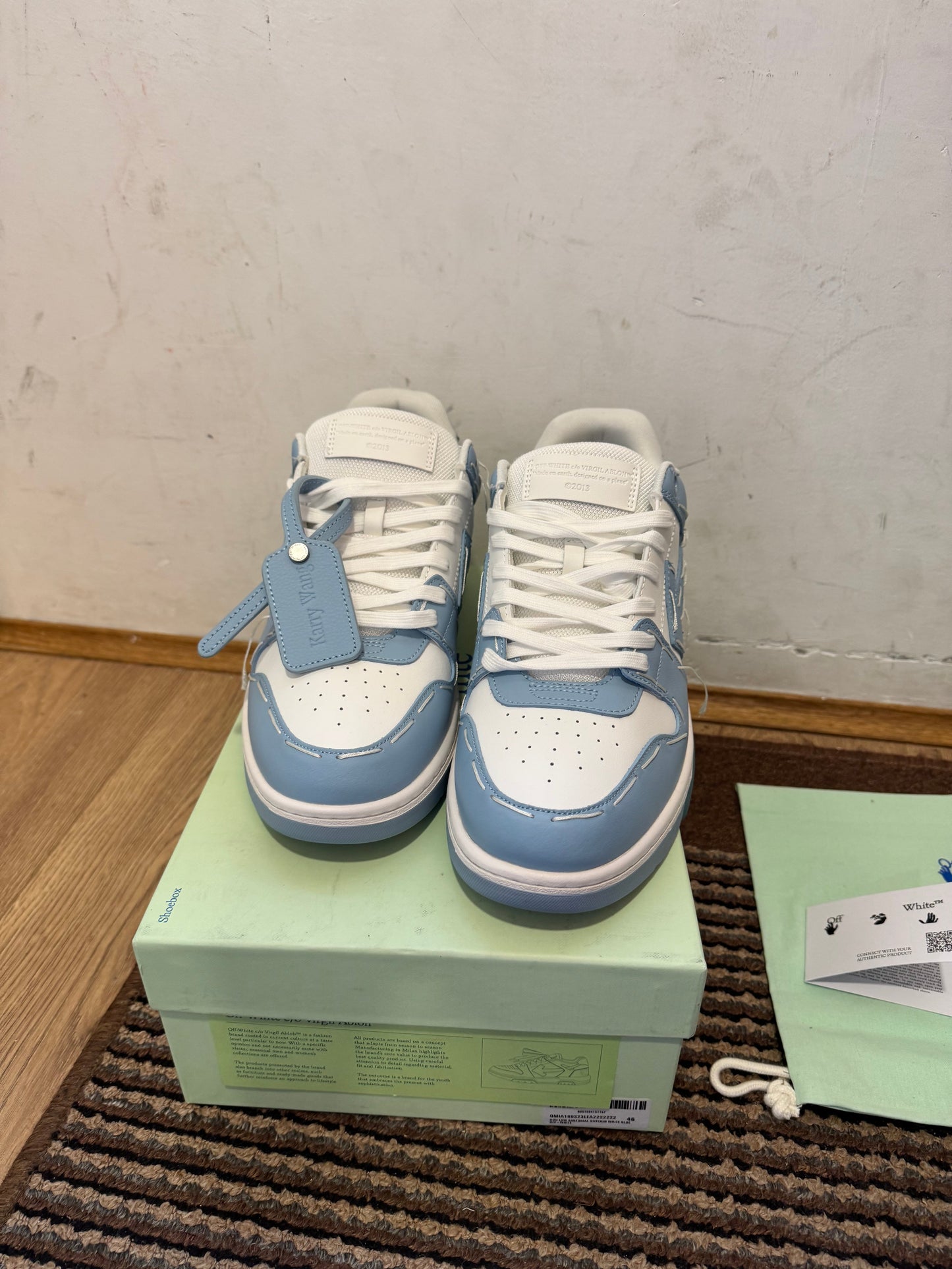 Off White Out of Office Broj 43(Odmah dostupno)