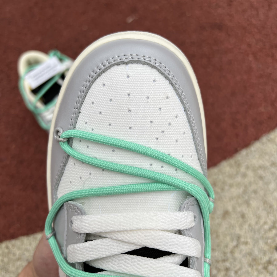 Off white dunk low lot 4