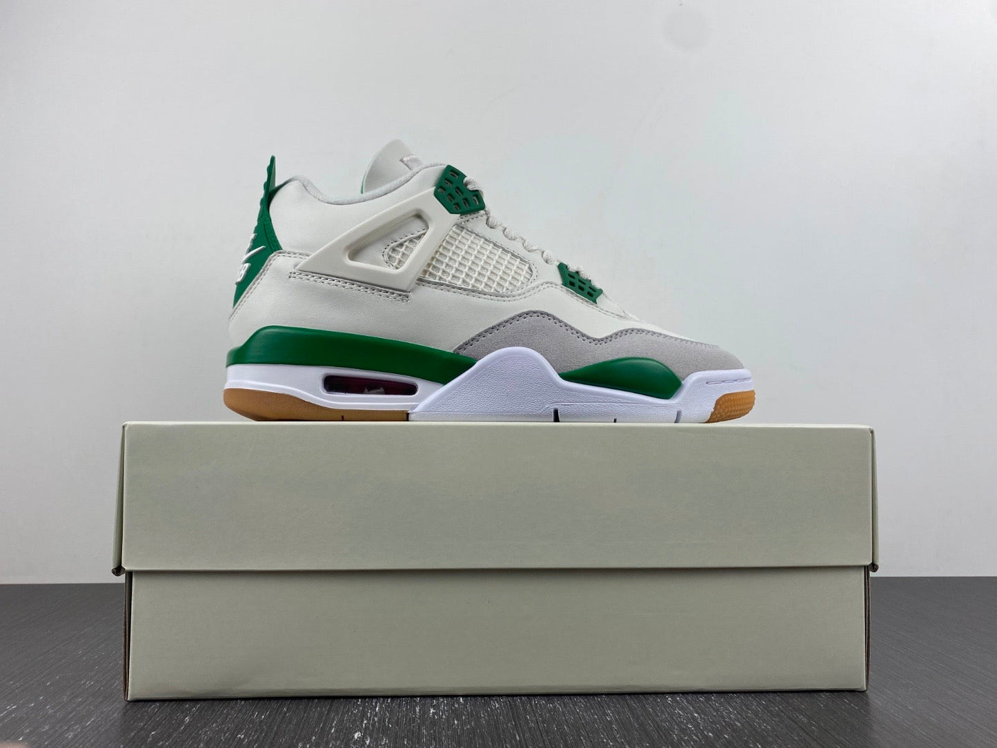 Jordan 4 Pine Green