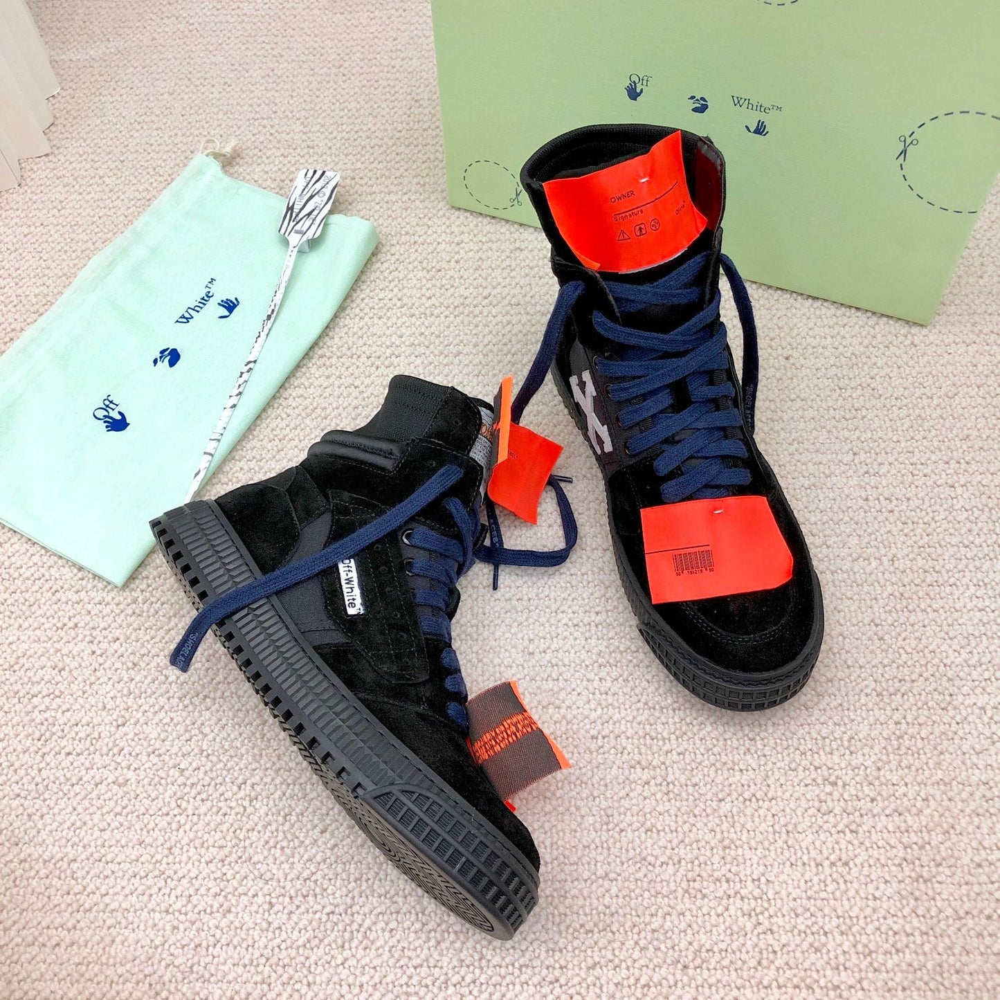 OFF-WHITE Court