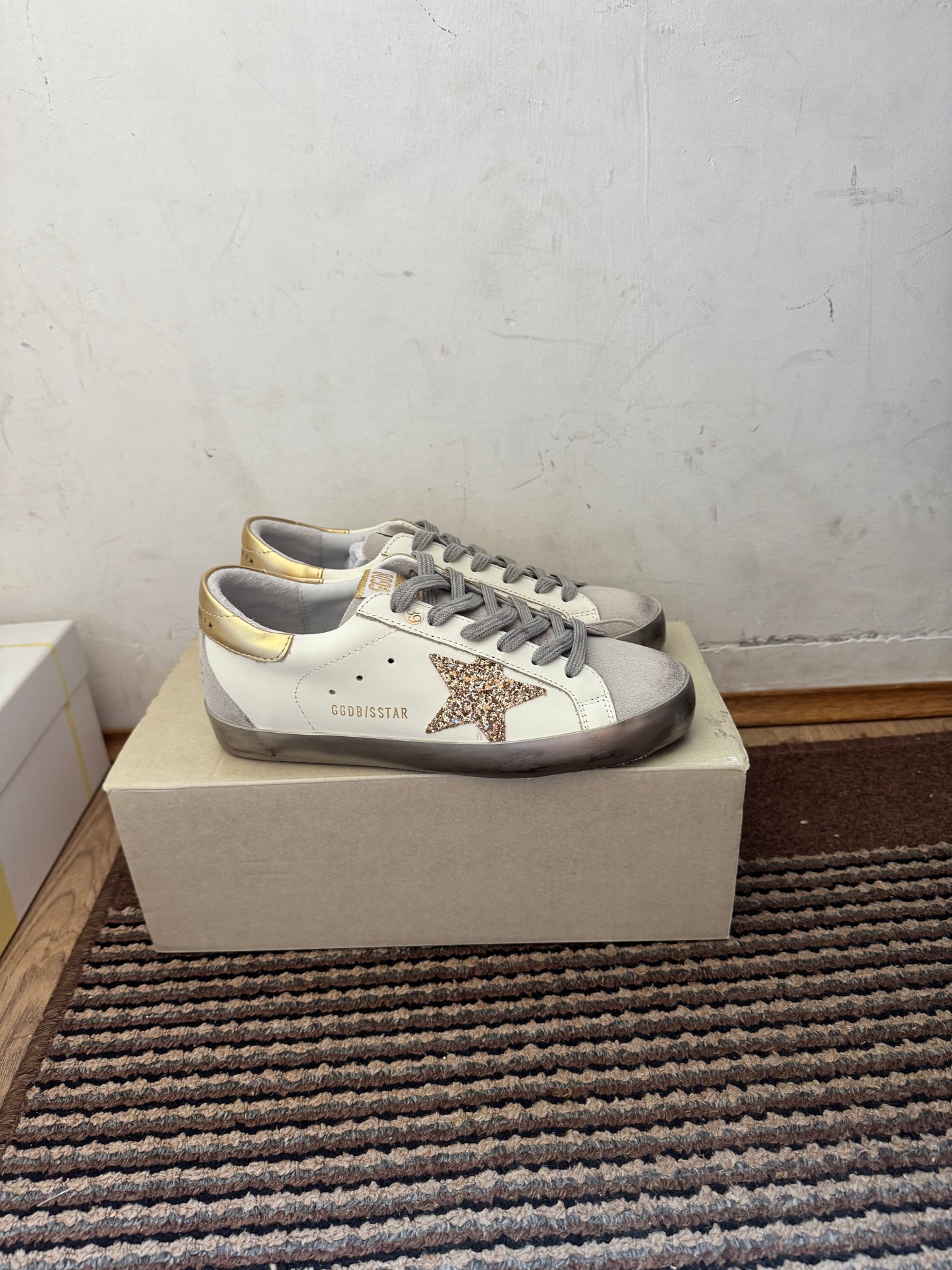 Golden Goose Broj 41(Odmah dostupno)